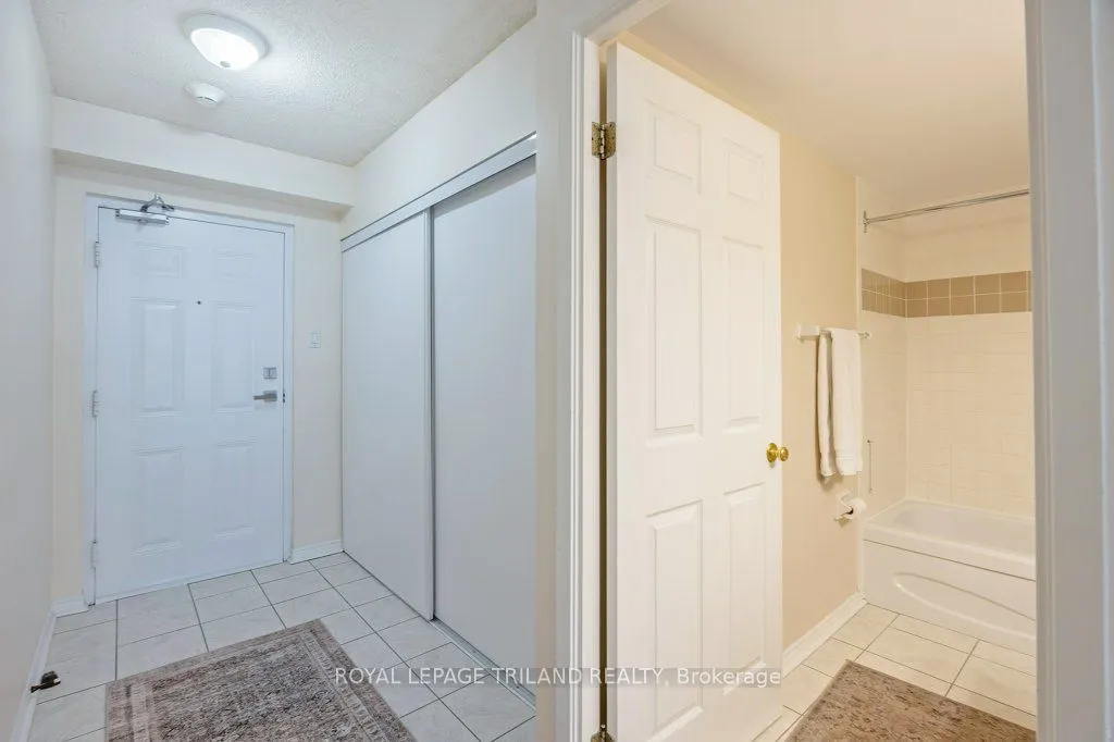 155 Kent Street, #1105