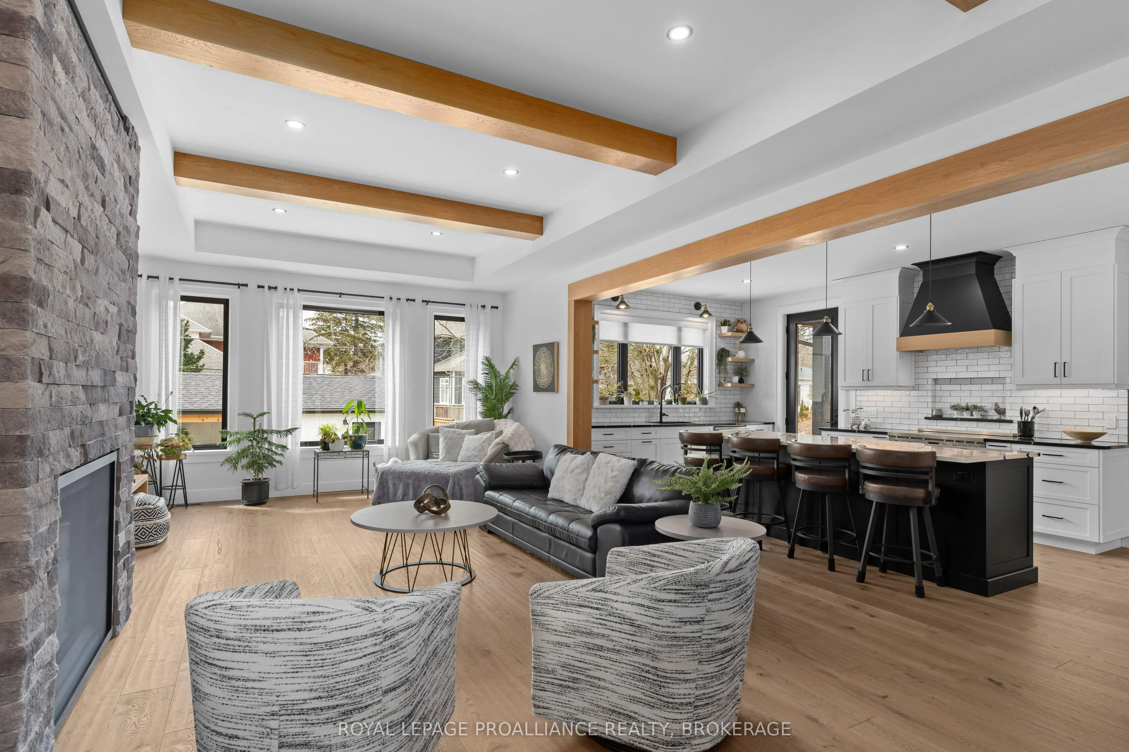 7 Crescent Drive