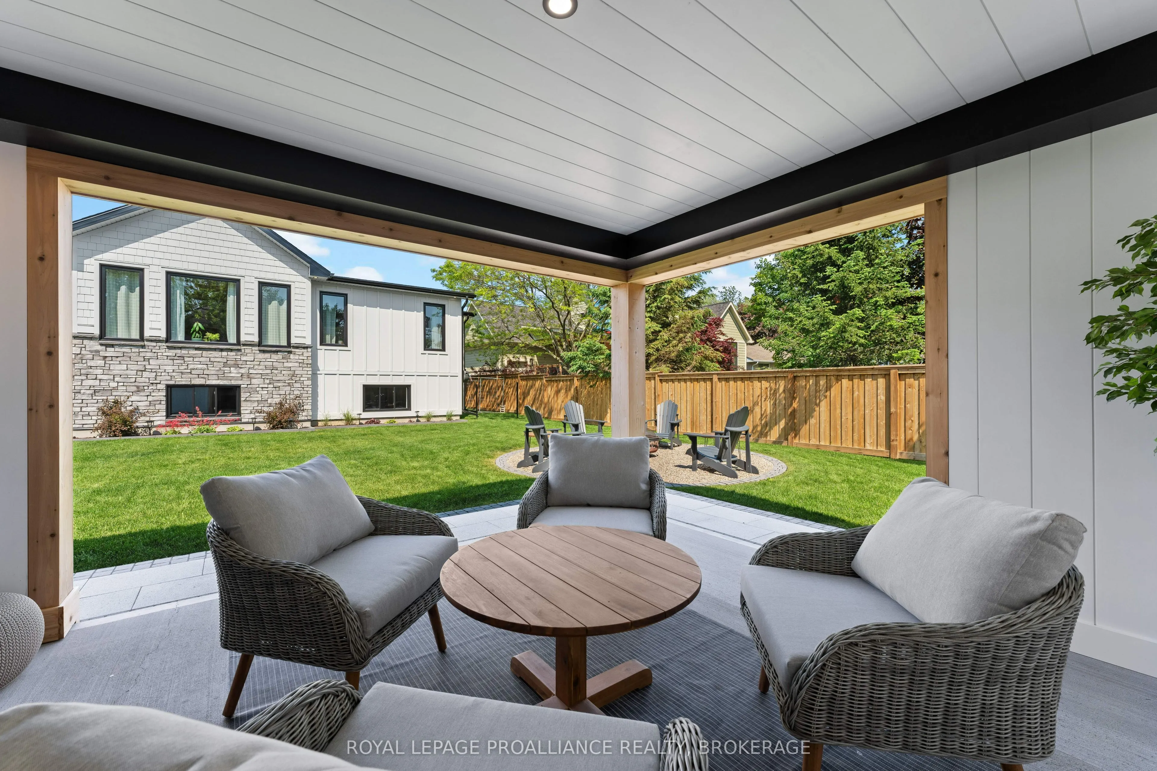 7 Crescent Drive