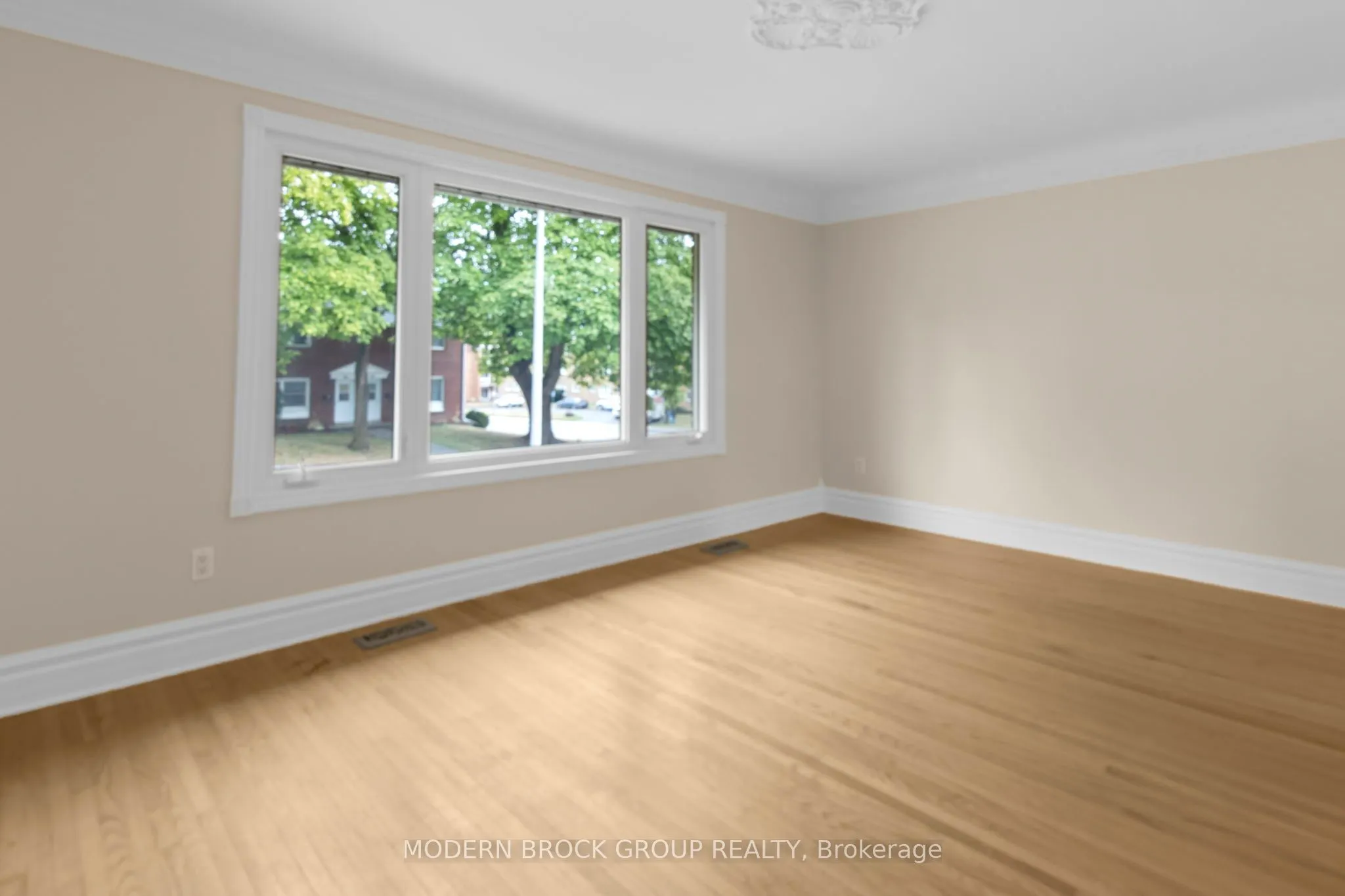 39 Convay Crescent