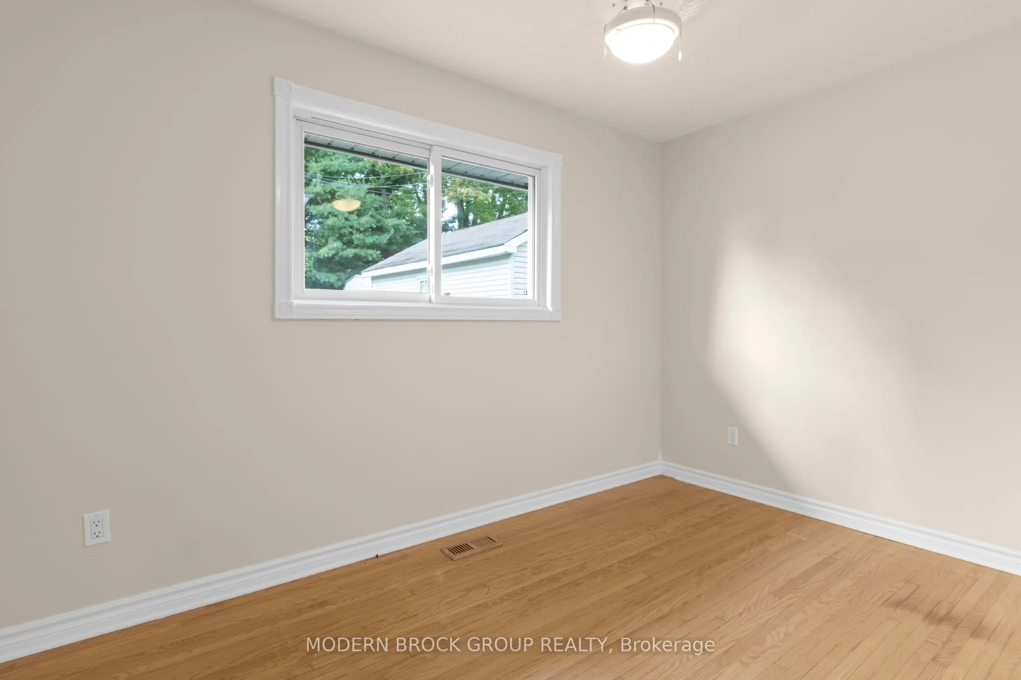 39 Convay Crescent