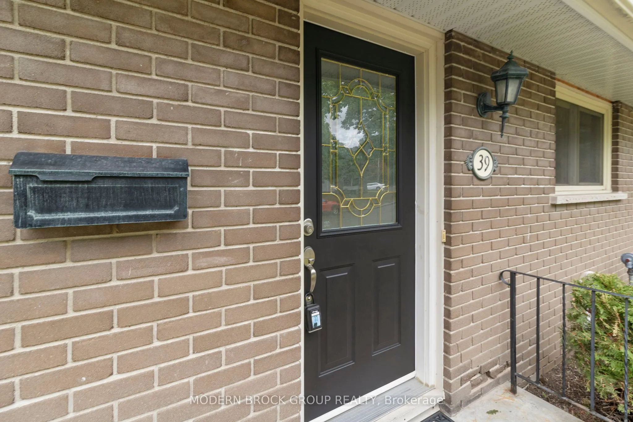 39 Convay Crescent