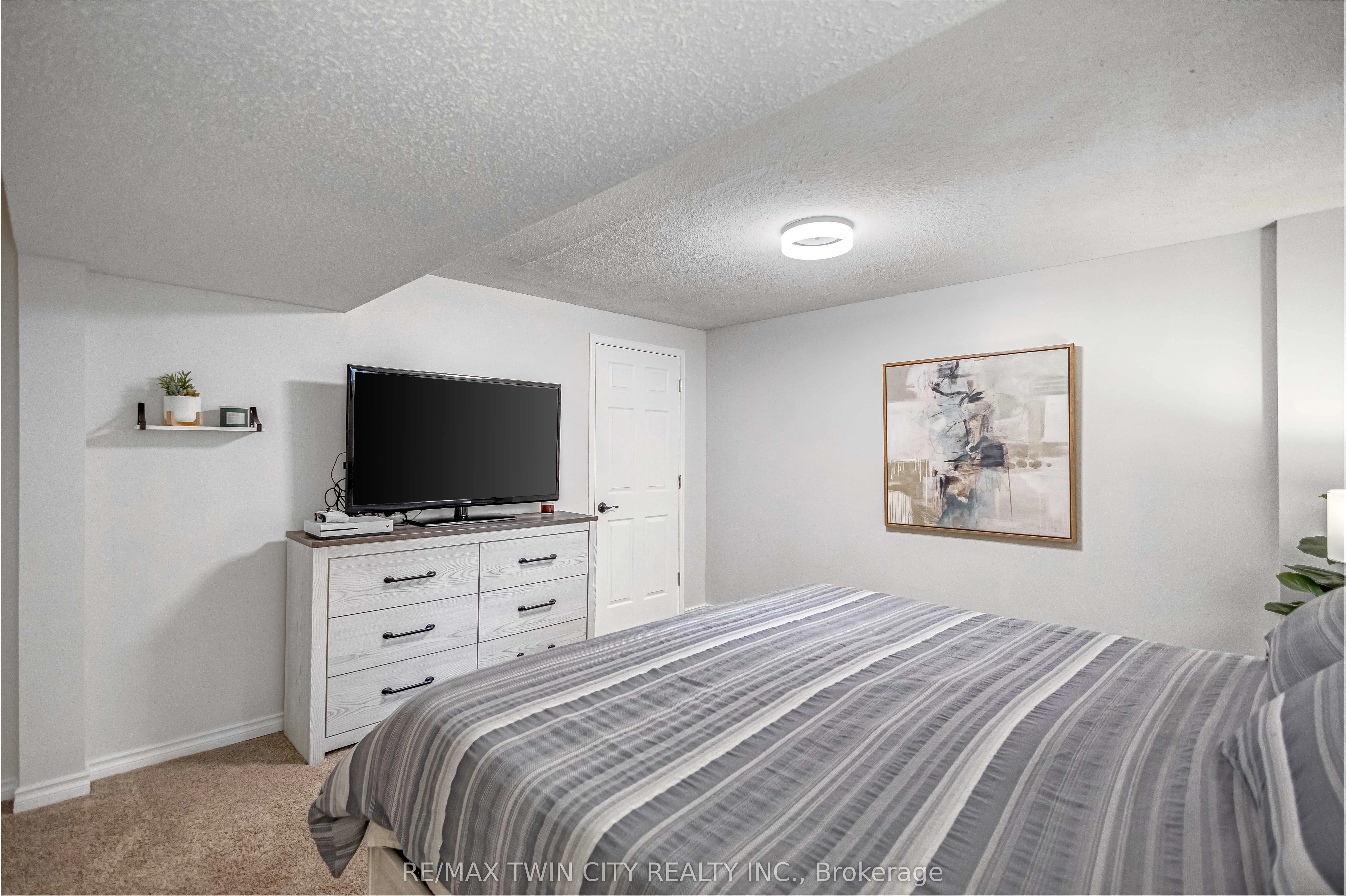 27 Candlewood Drive
