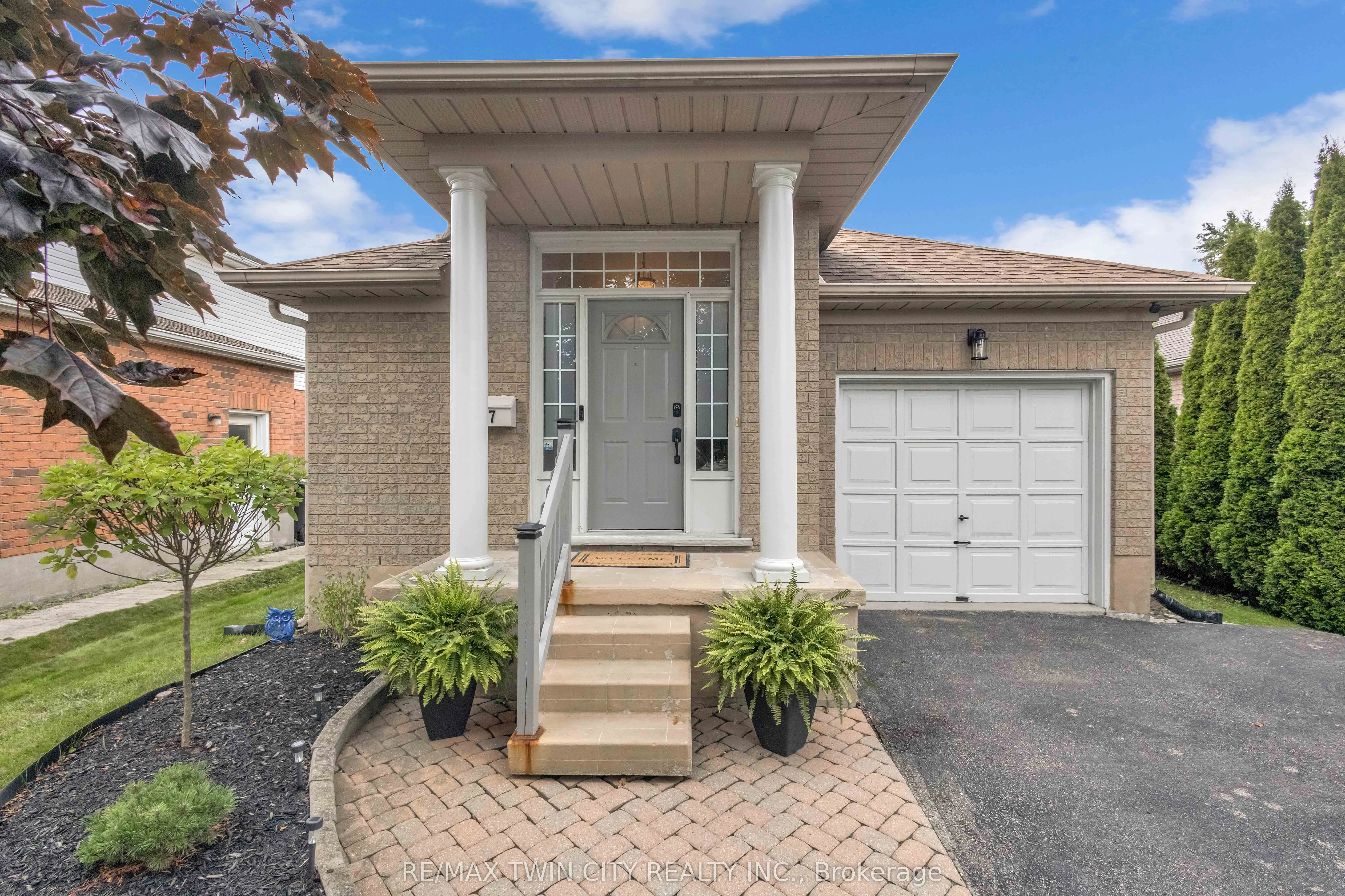 27 Candlewood Drive