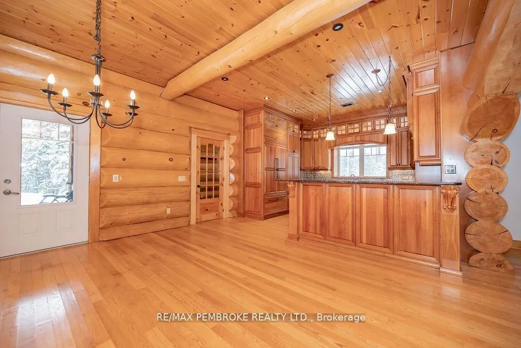 2467 Darling Road