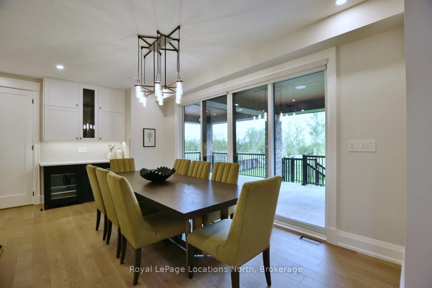 166 Springside Crescent