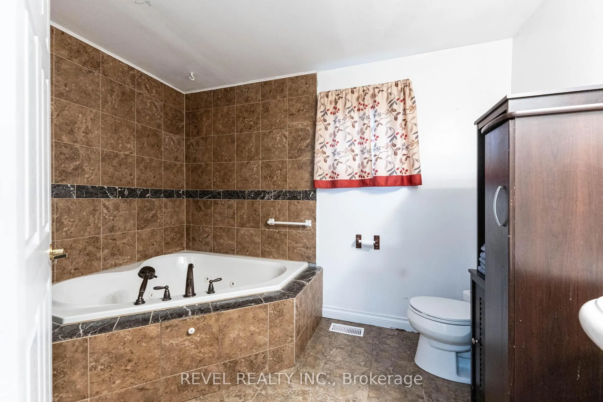 11 Elmwood Avenue