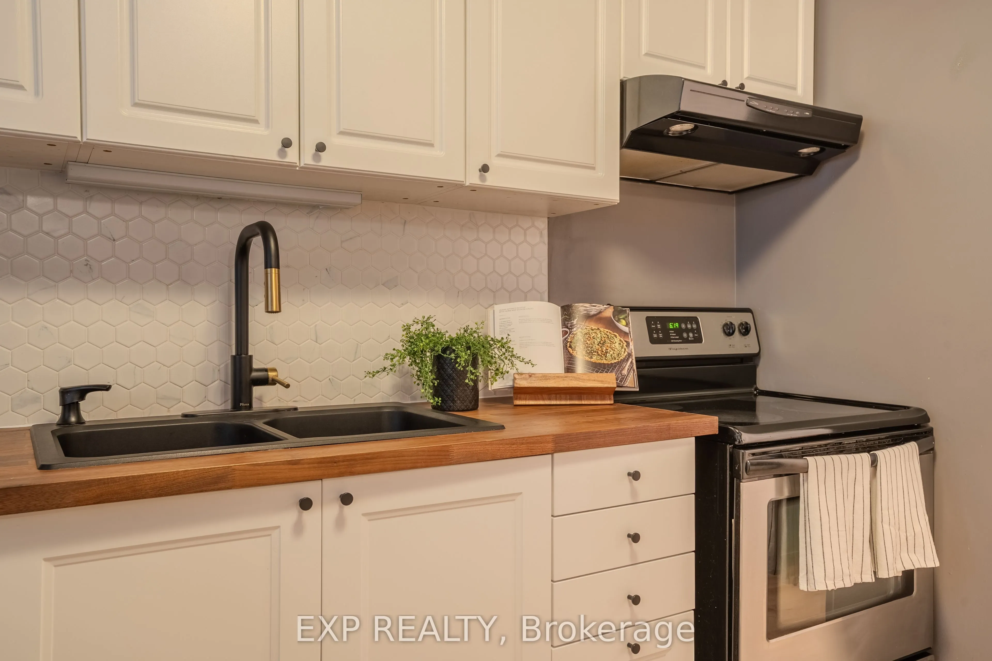 38 Elma Street, #8
