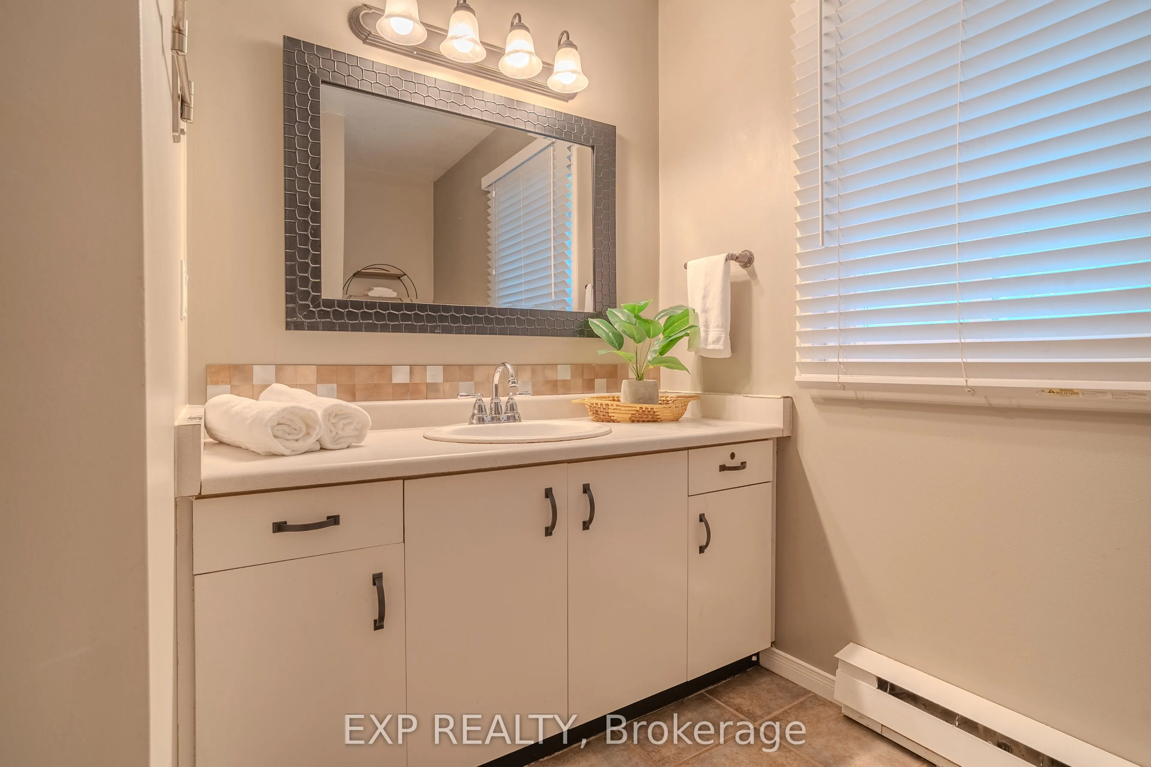 38 Elma Street, #8