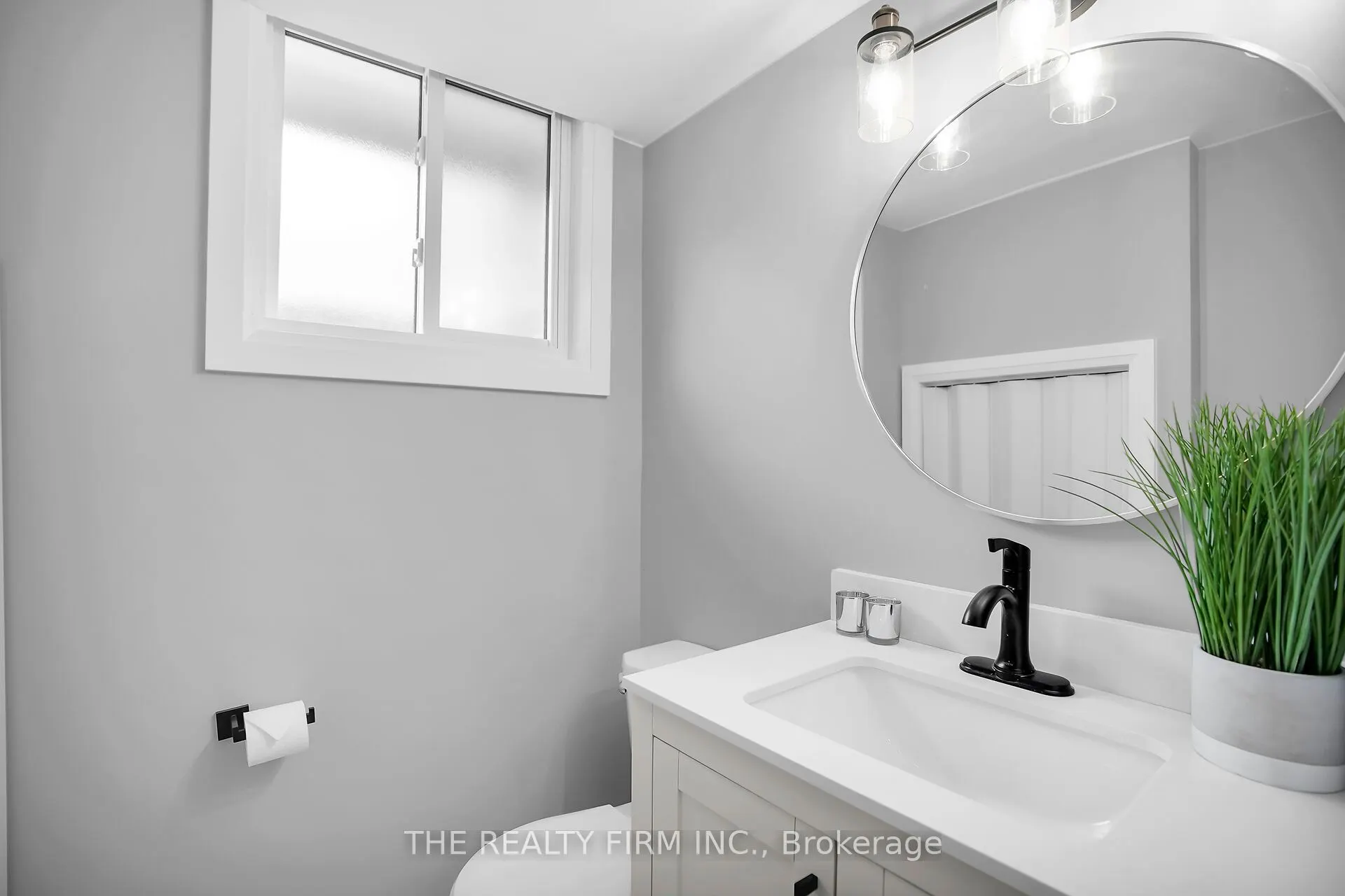270 Highview Crescent