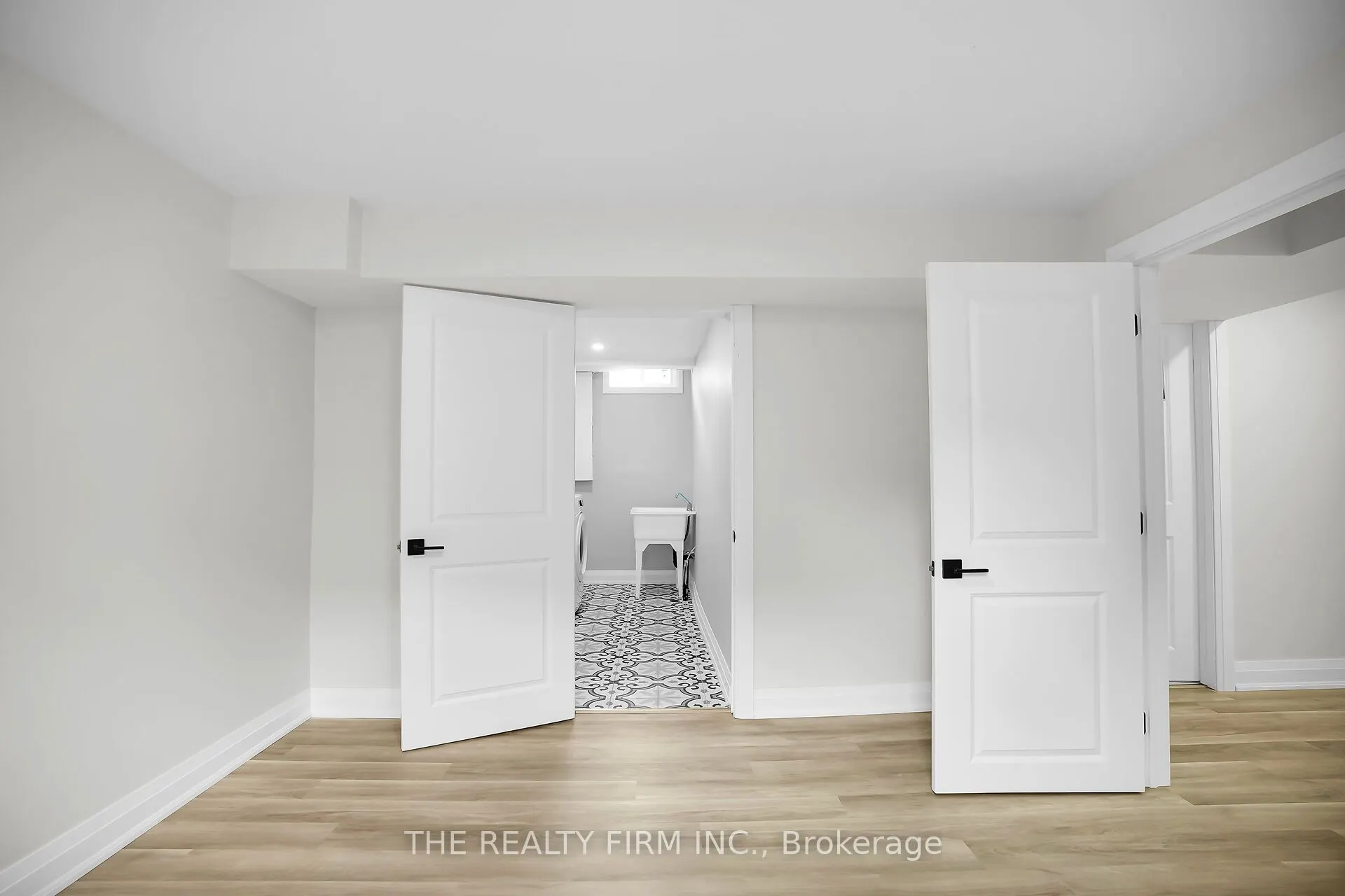 270 Highview Crescent