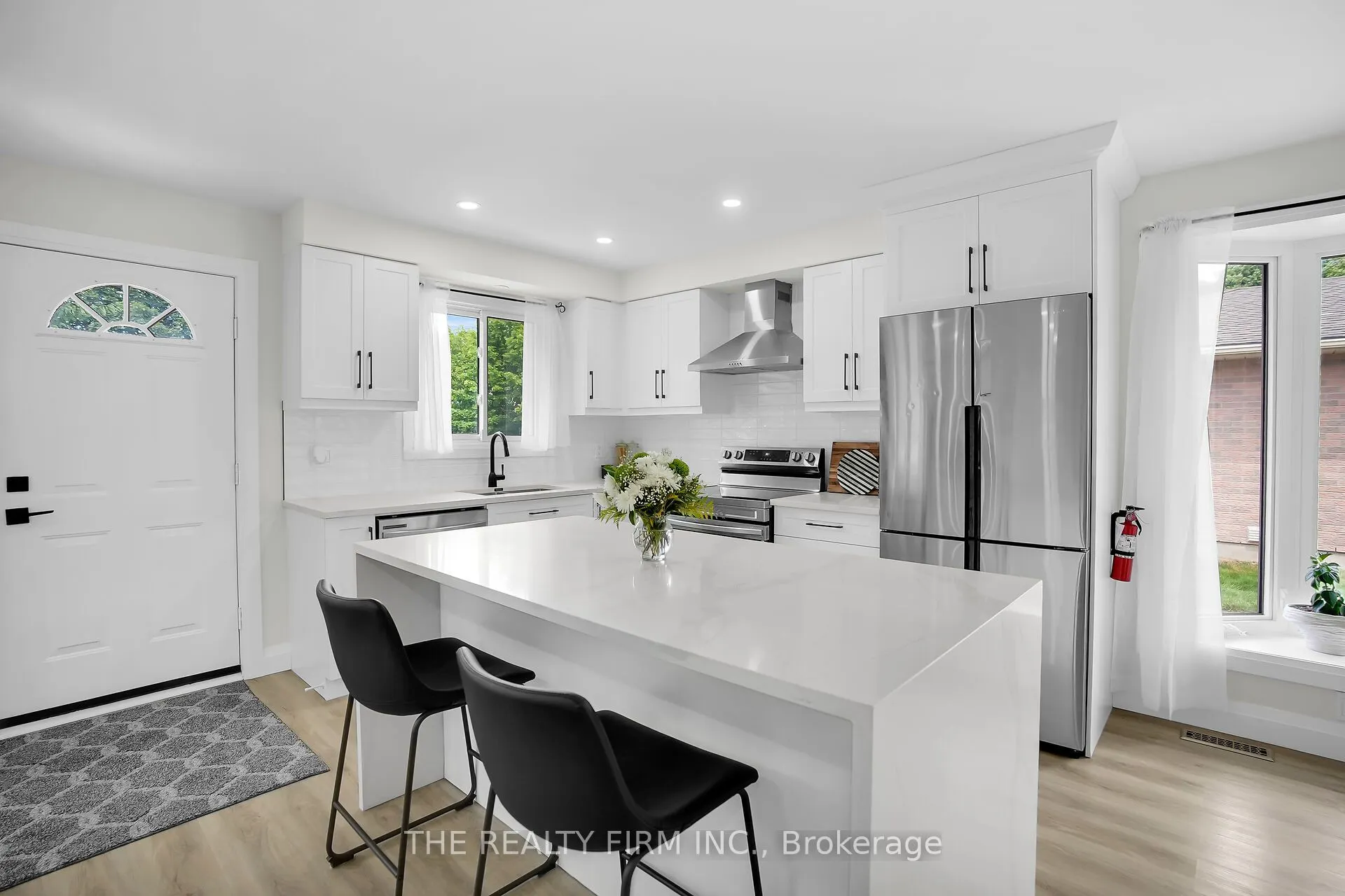 270 Highview Crescent