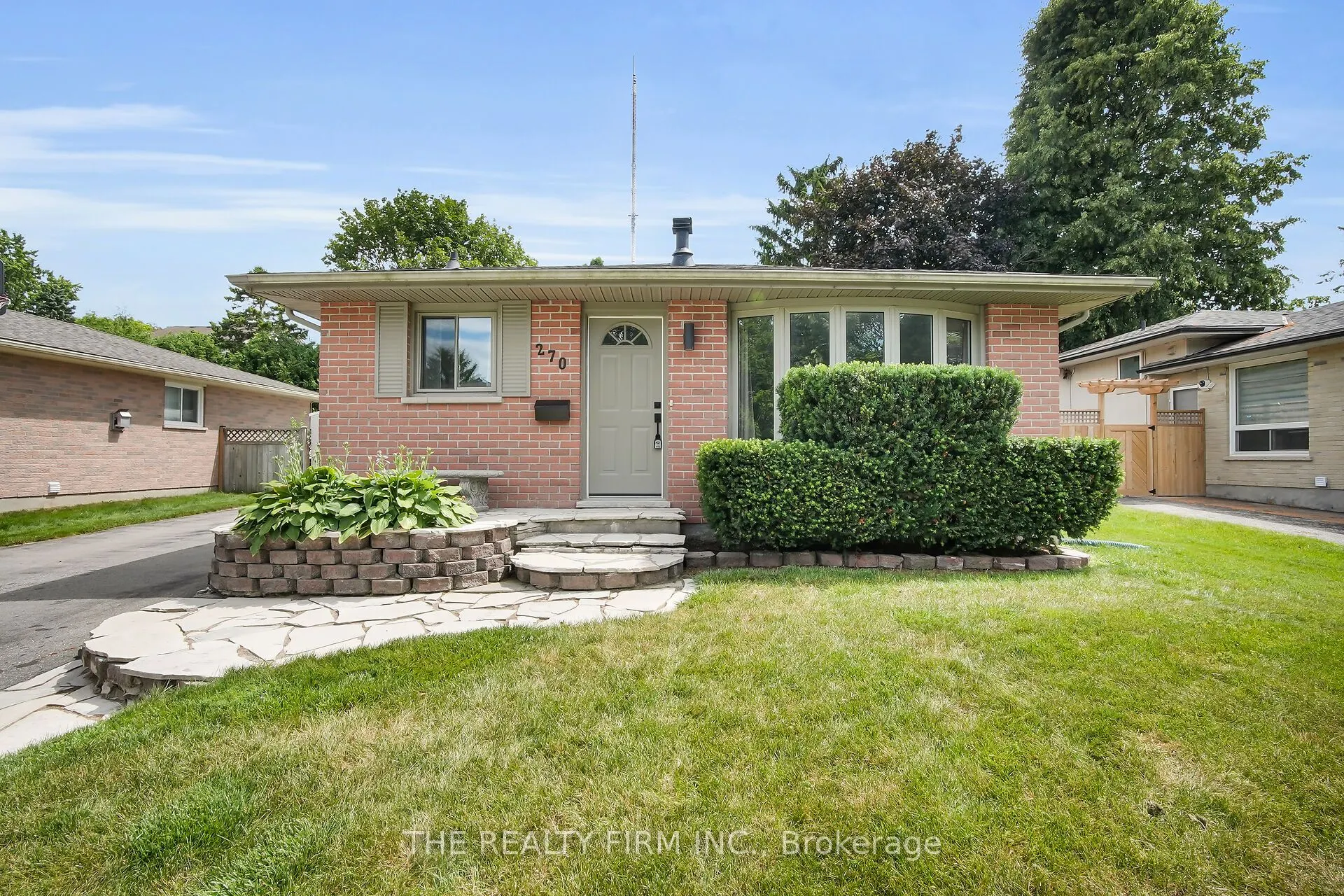 270 Highview Crescent