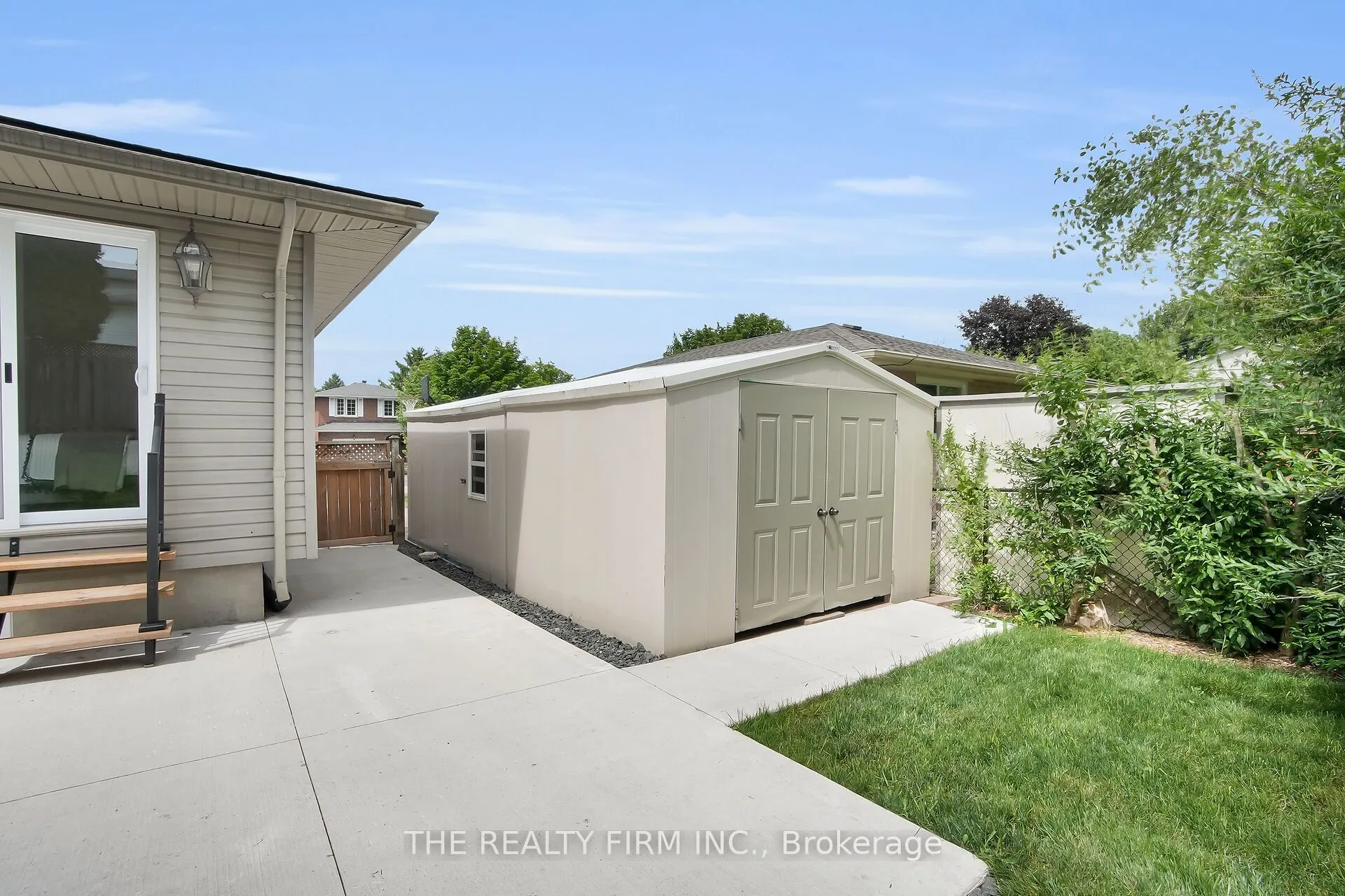 270 Highview Crescent