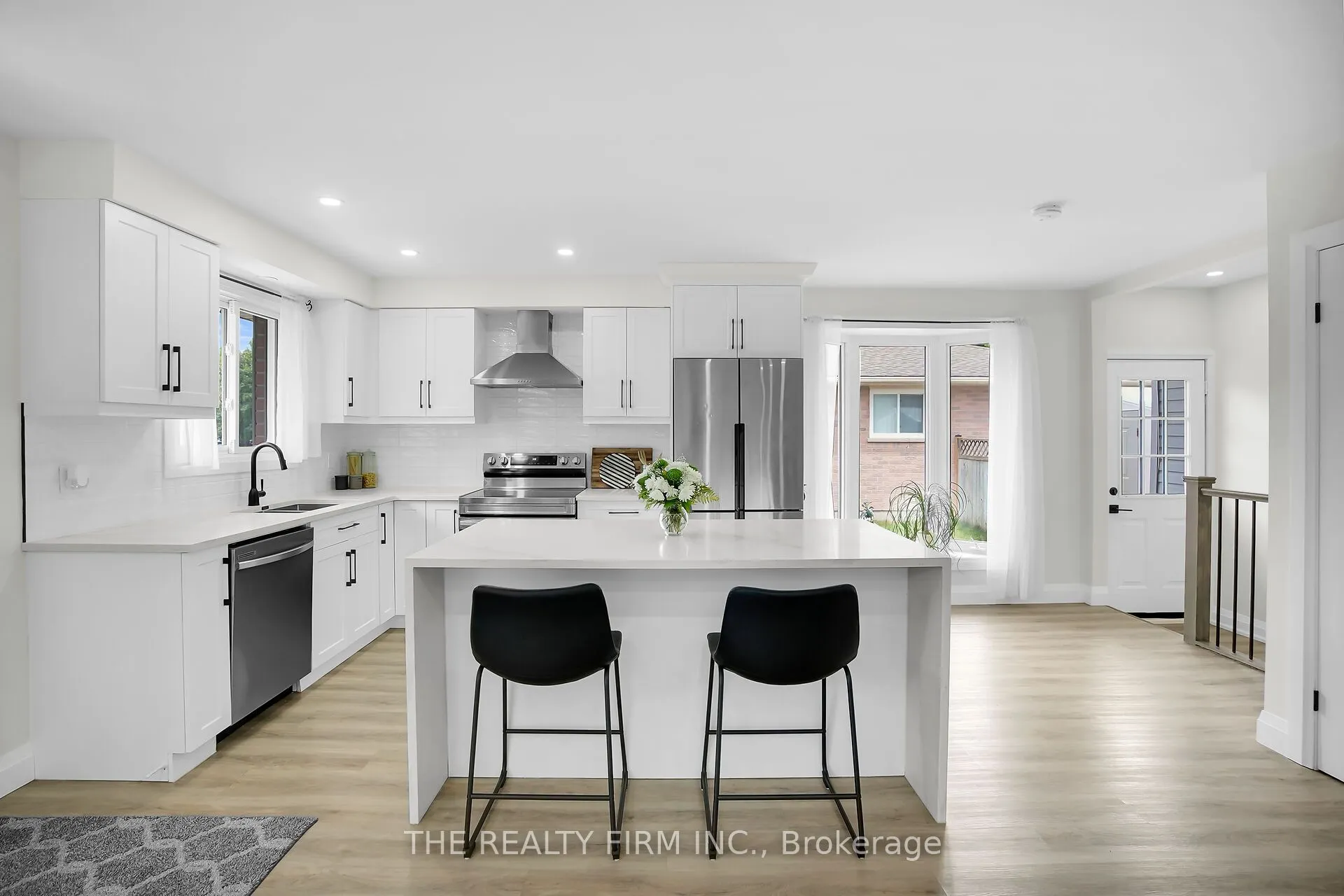 270 Highview Crescent