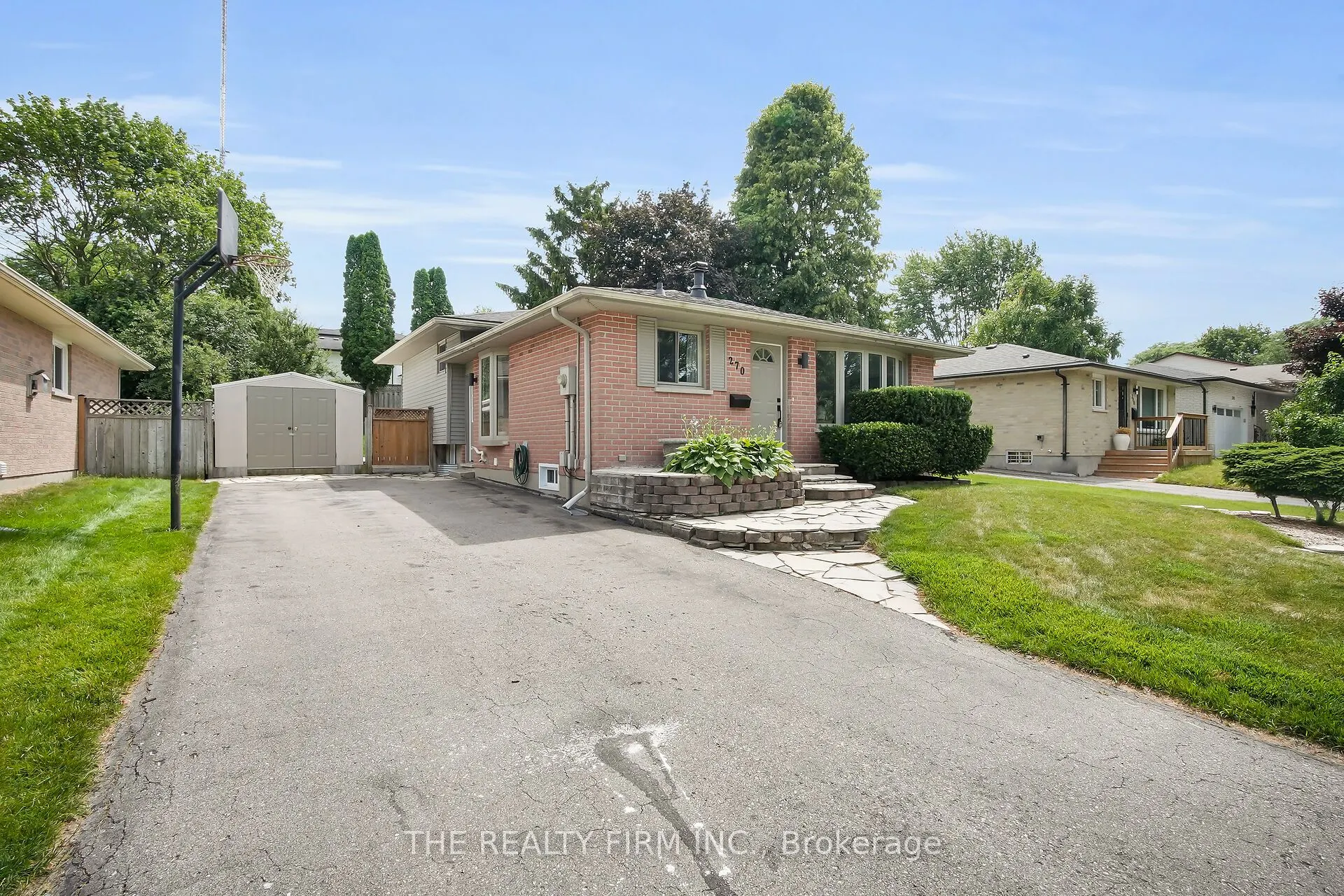 270 Highview Crescent