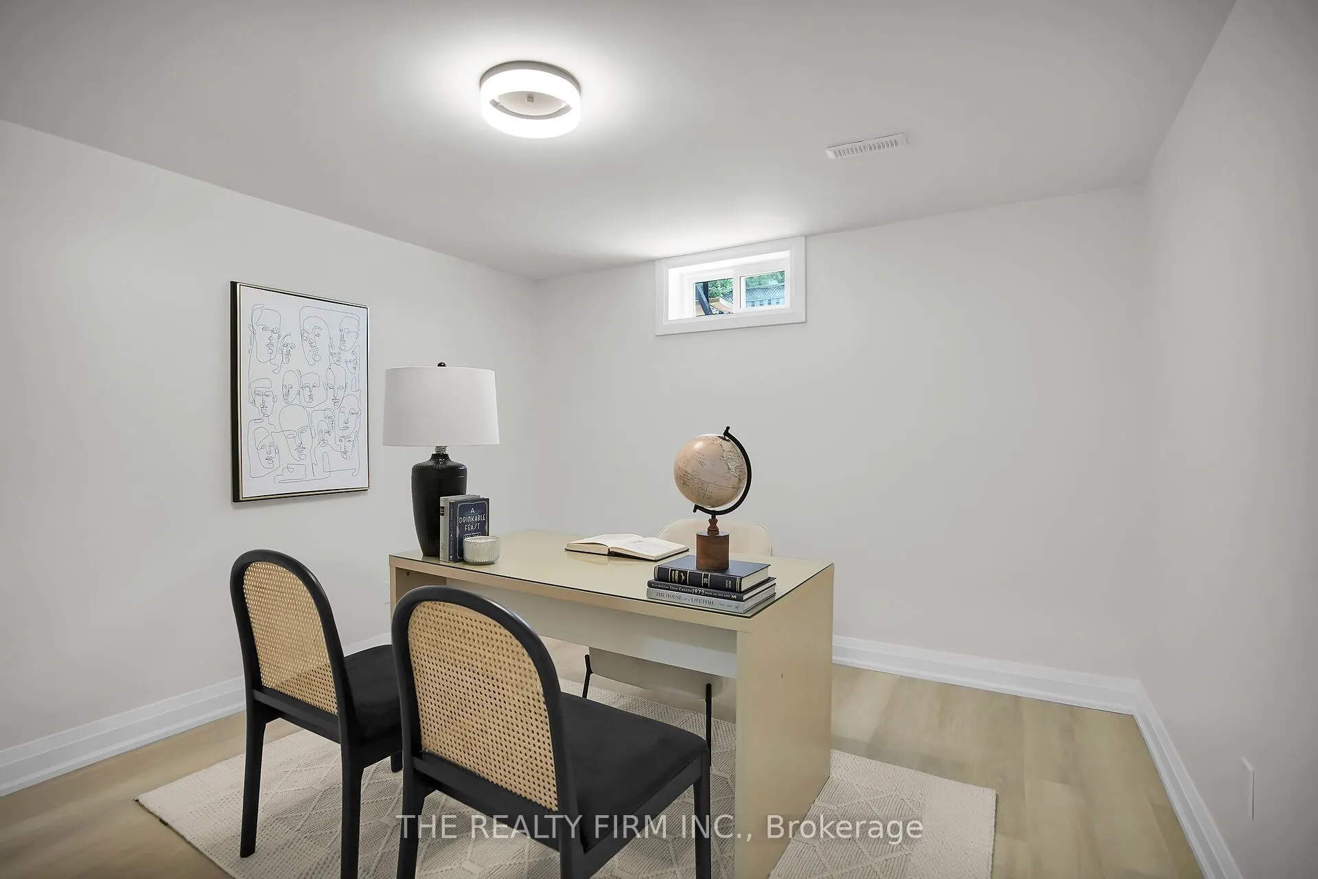 270 Highview Crescent