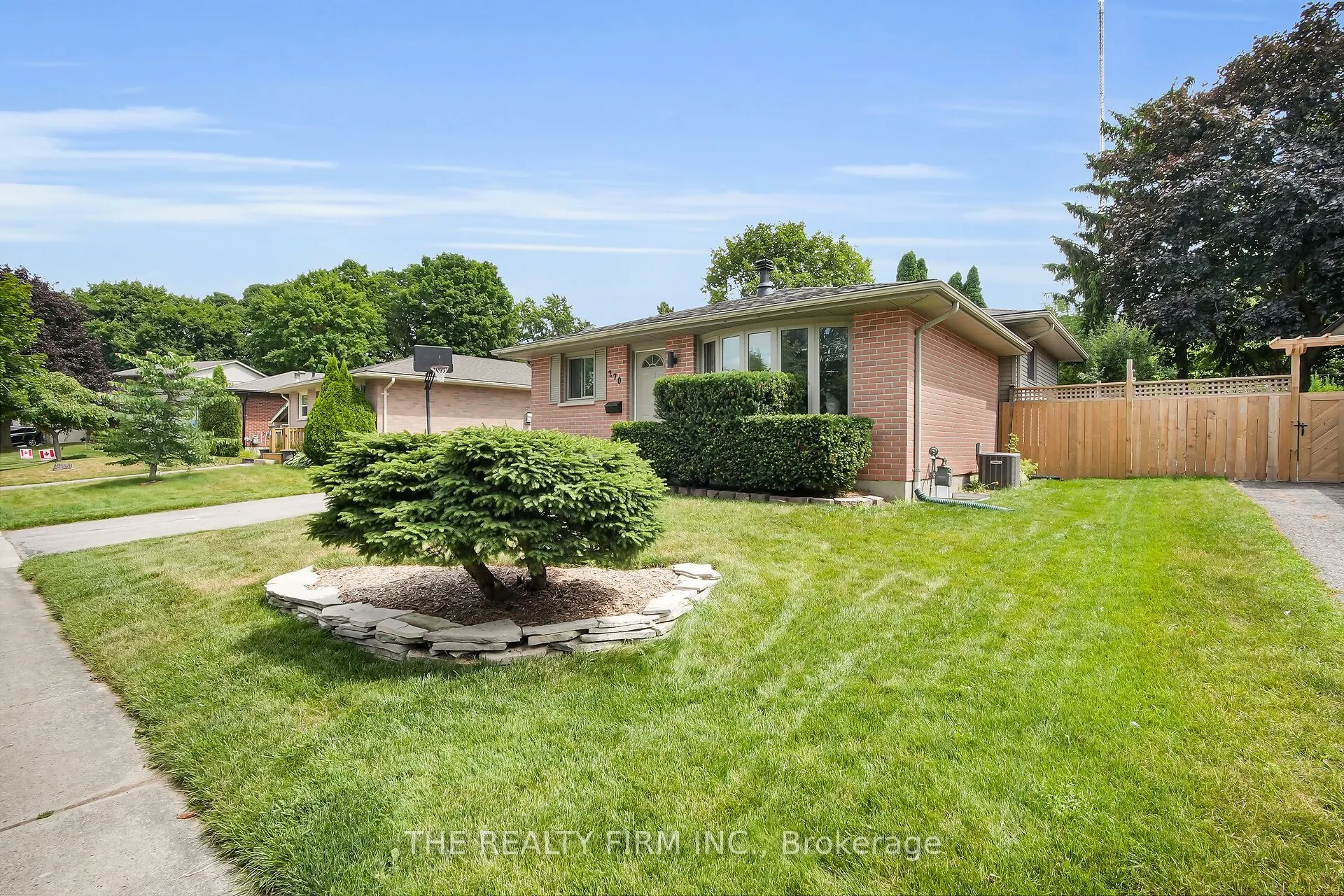 270 Highview Crescent