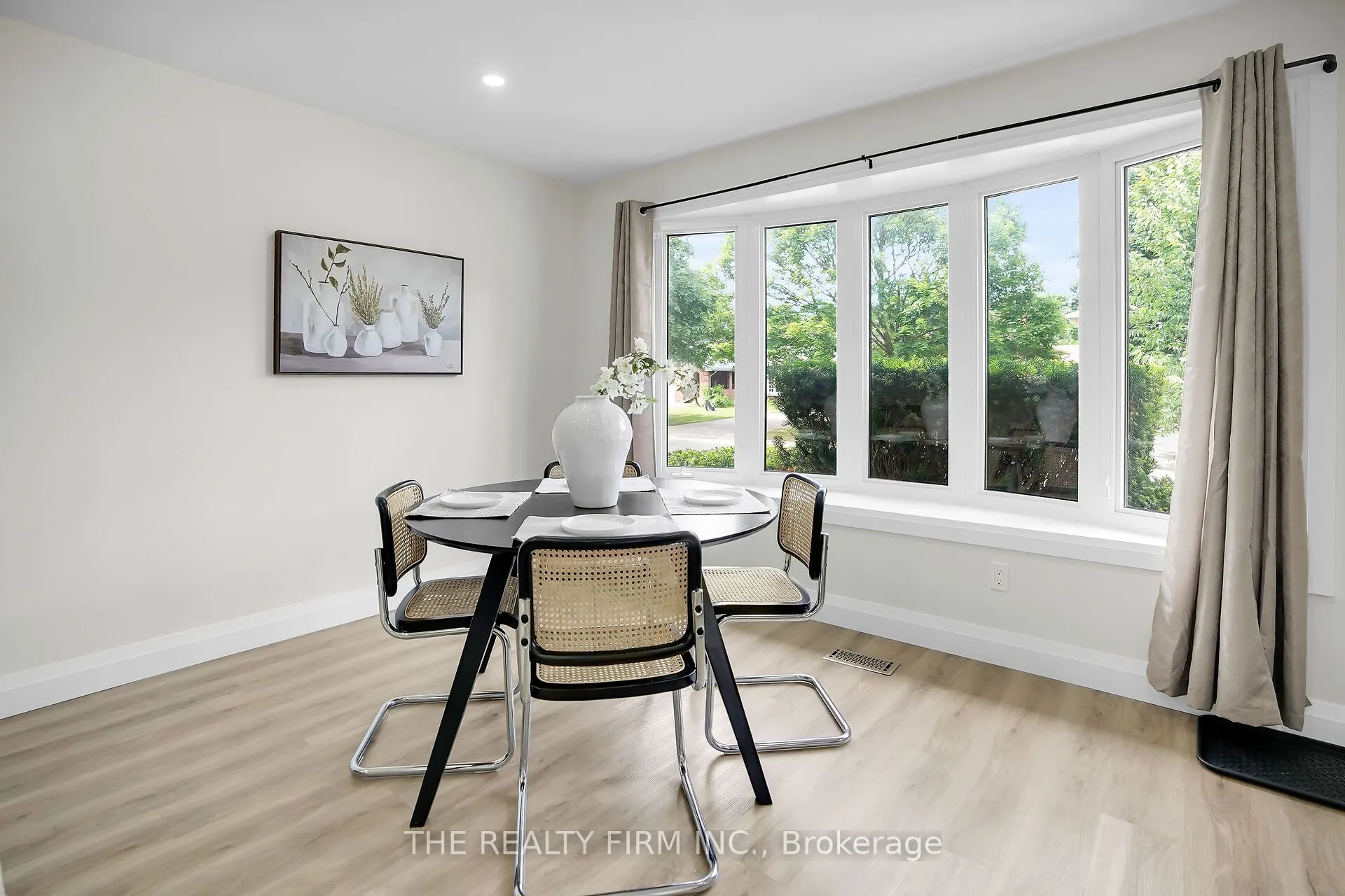 270 Highview Crescent