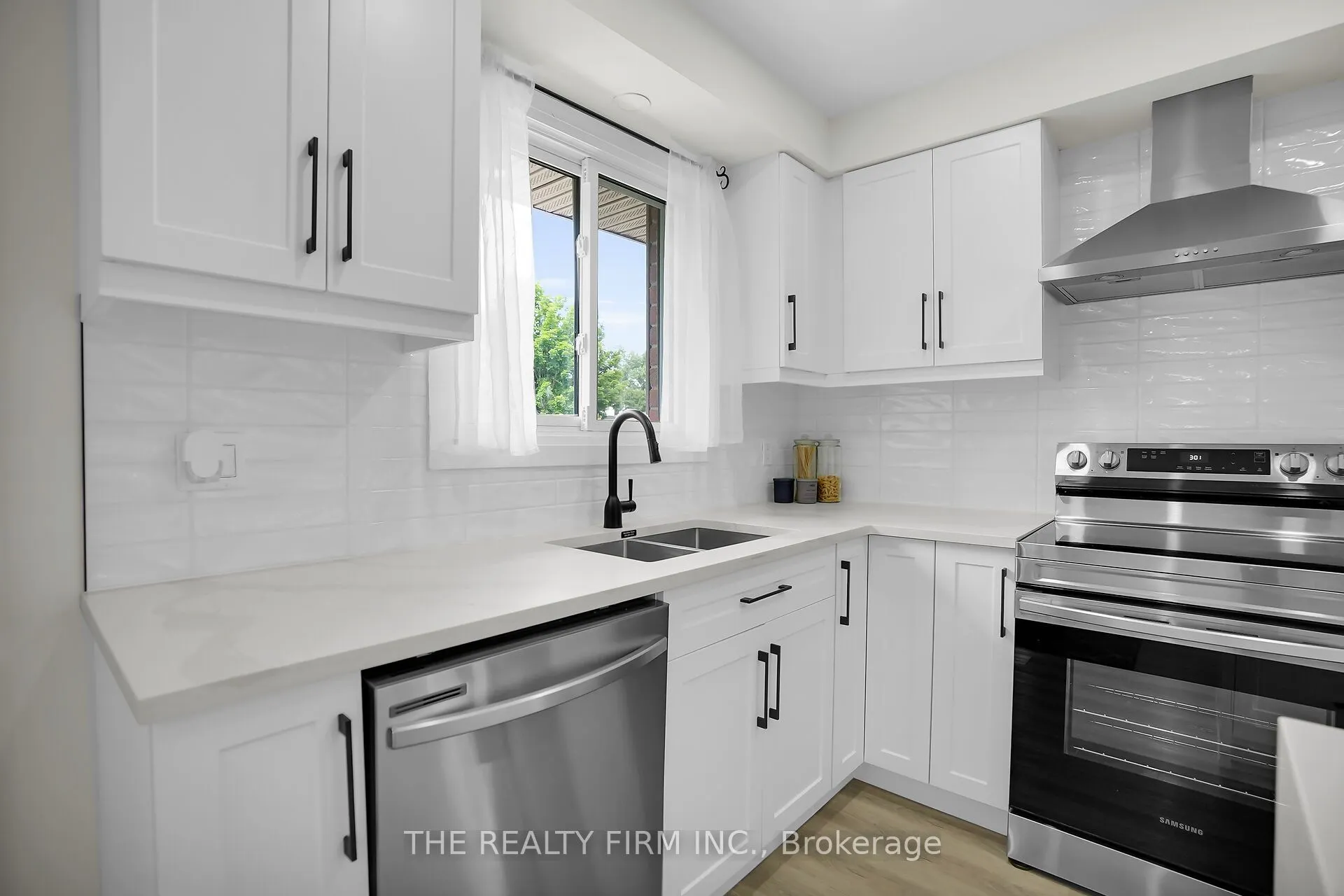 270 Highview Crescent