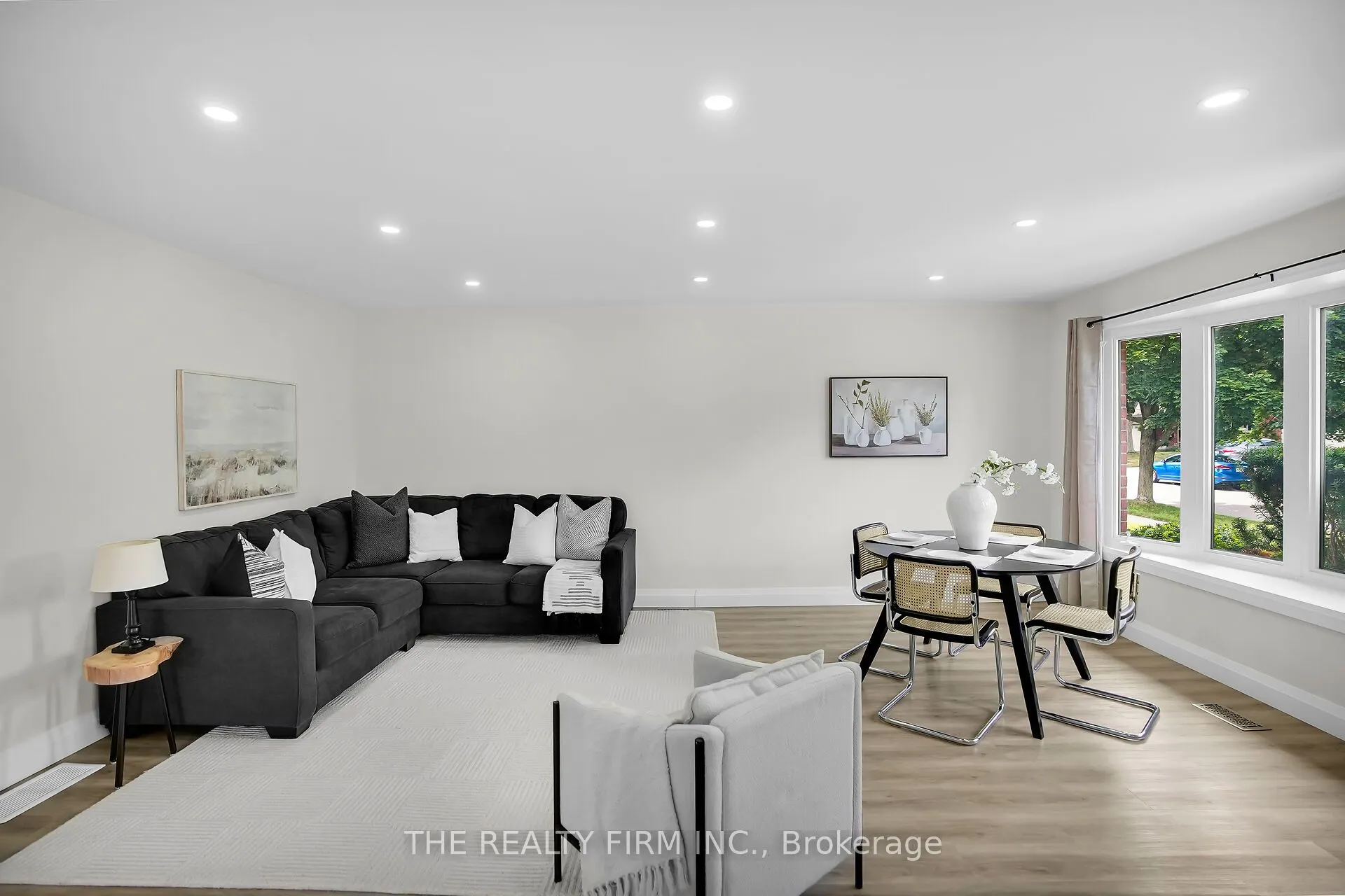 270 Highview Crescent
