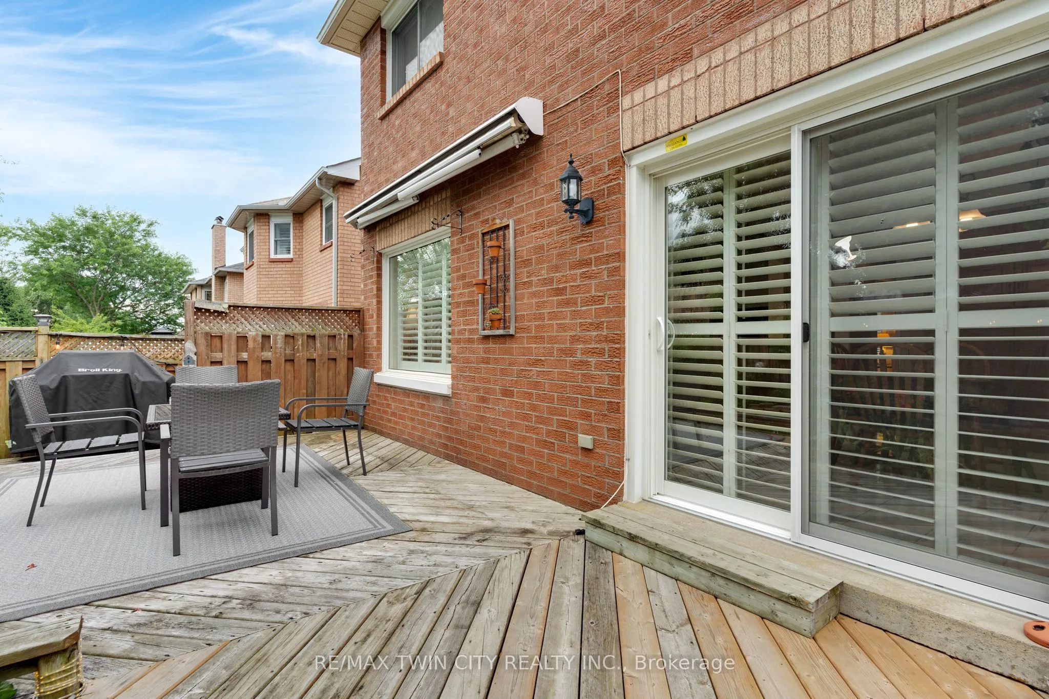 20 Anglerock Drive