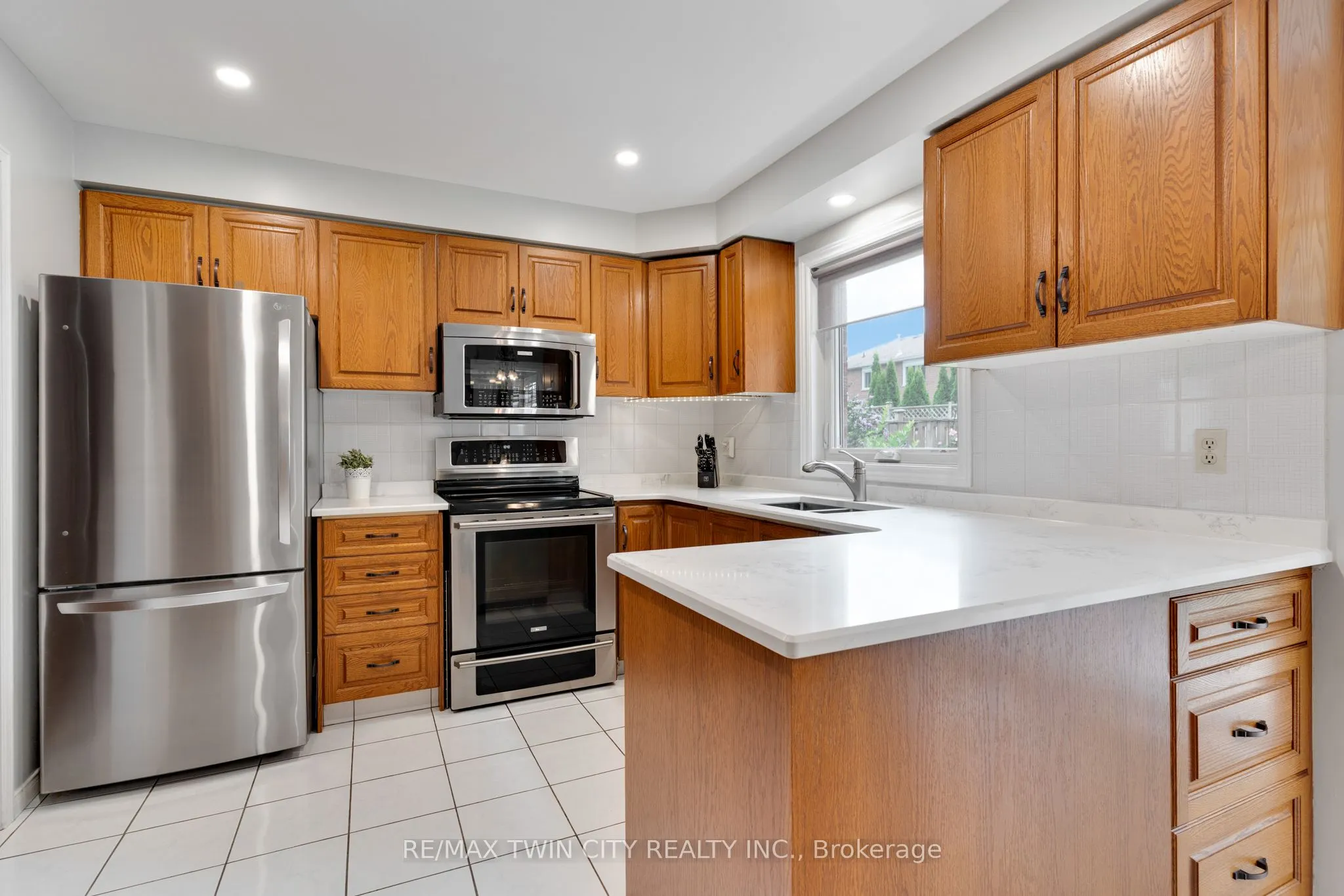 20 Anglerock Drive