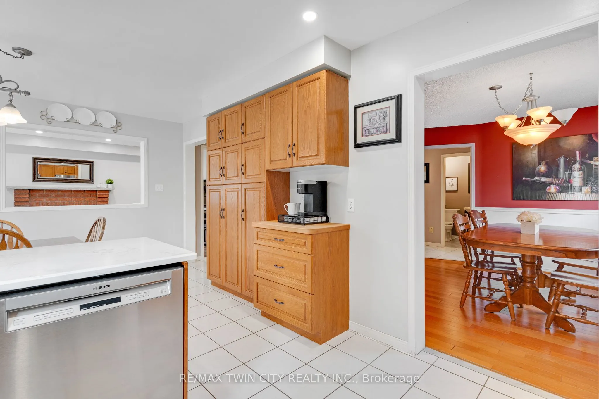 20 Anglerock Drive