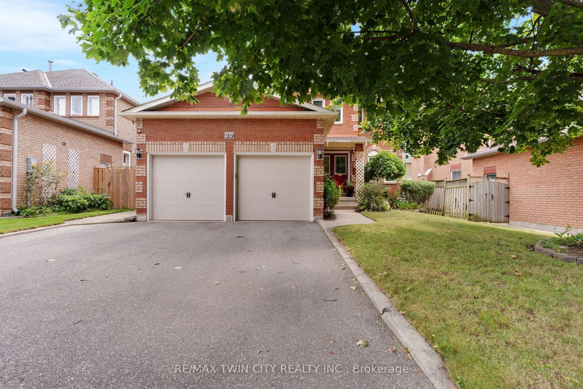 20 Anglerock Drive
