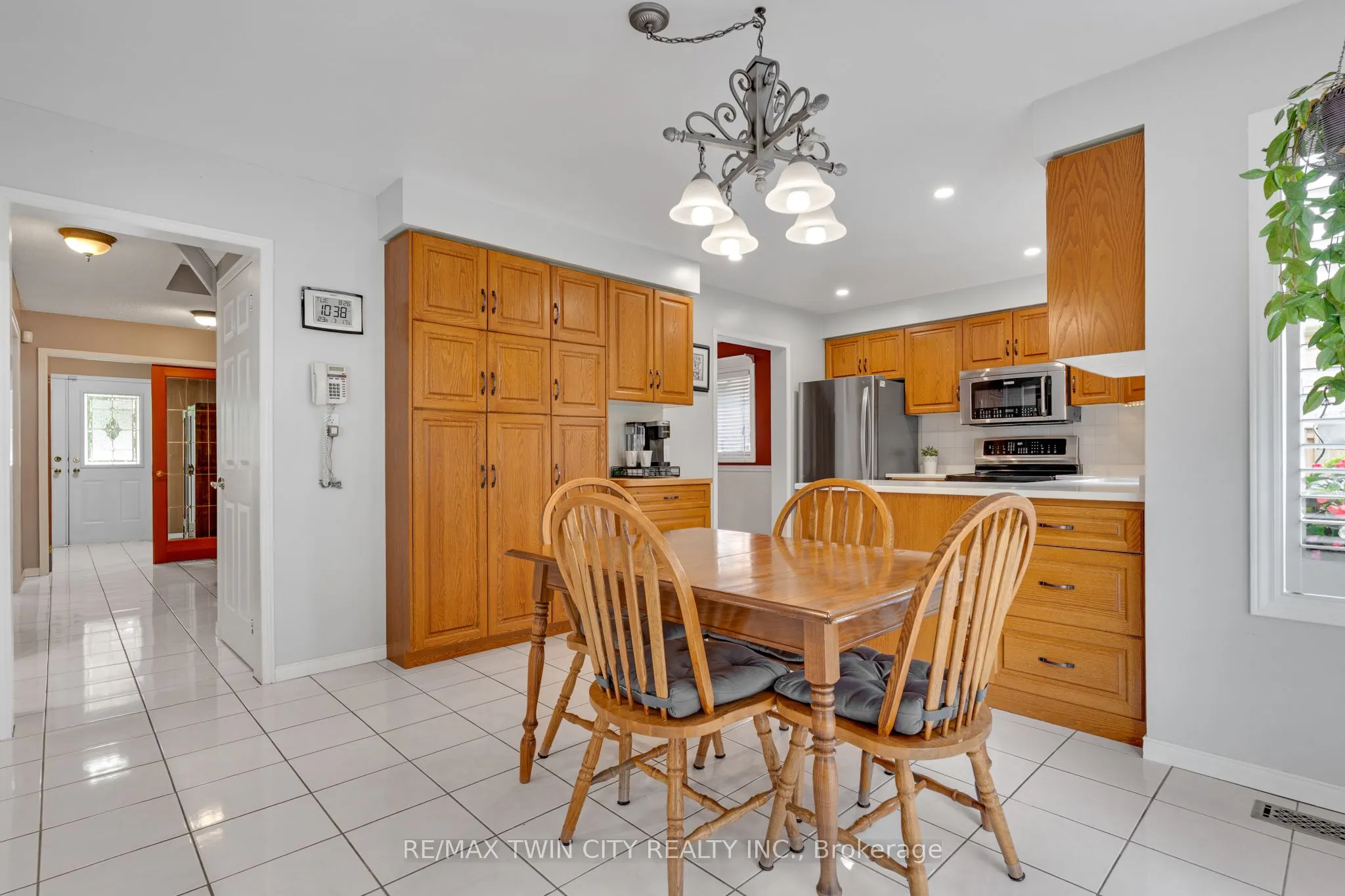 20 Anglerock Drive