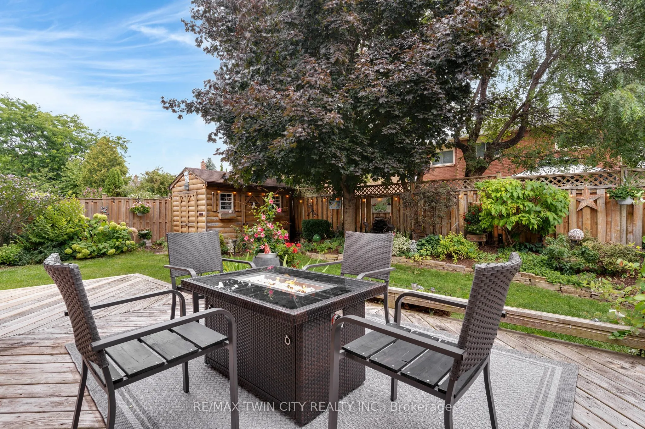20 Anglerock Drive