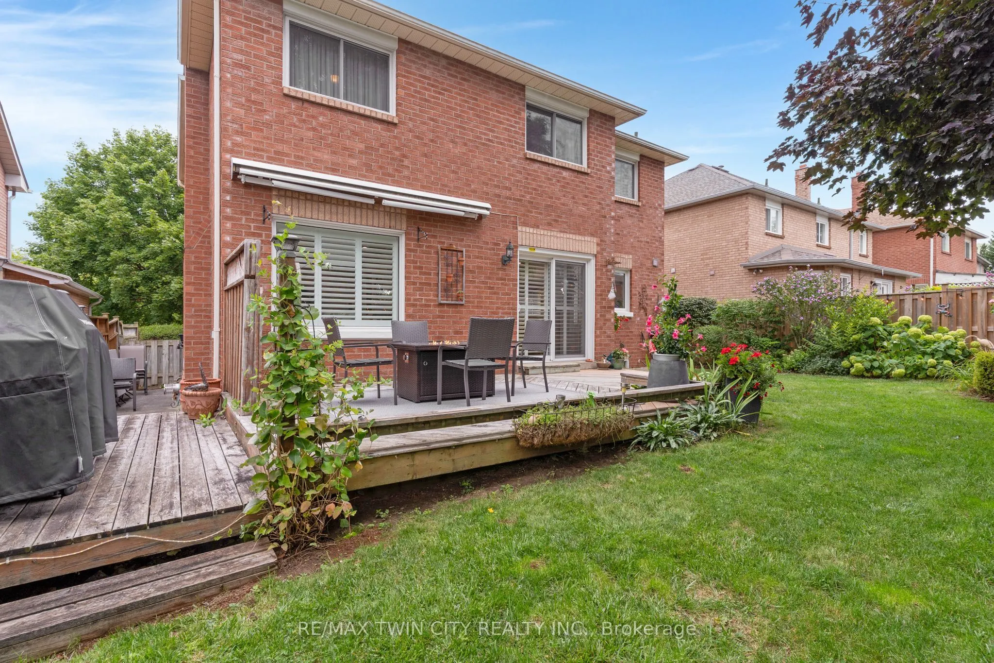 20 Anglerock Drive