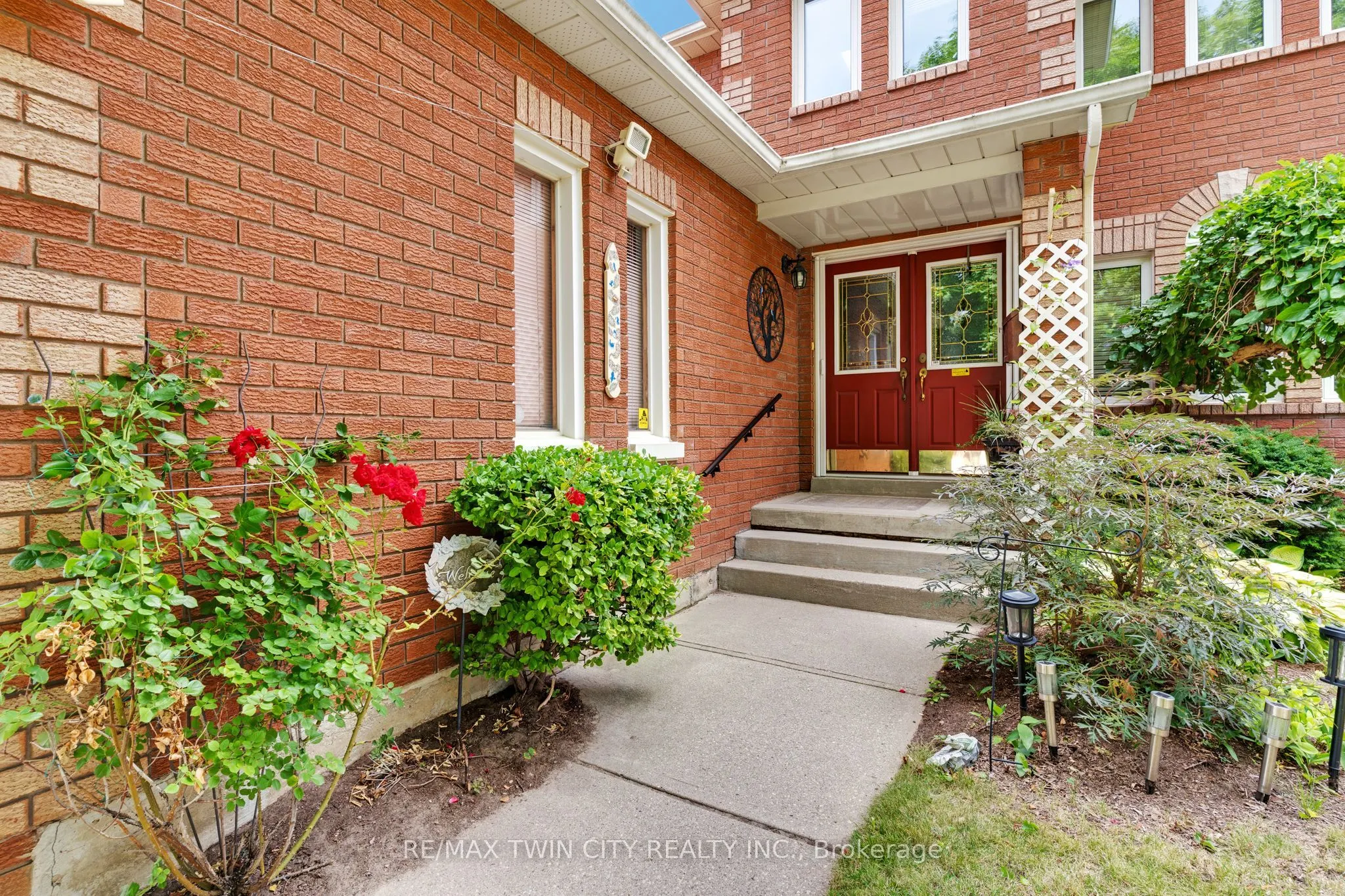 20 Anglerock Drive