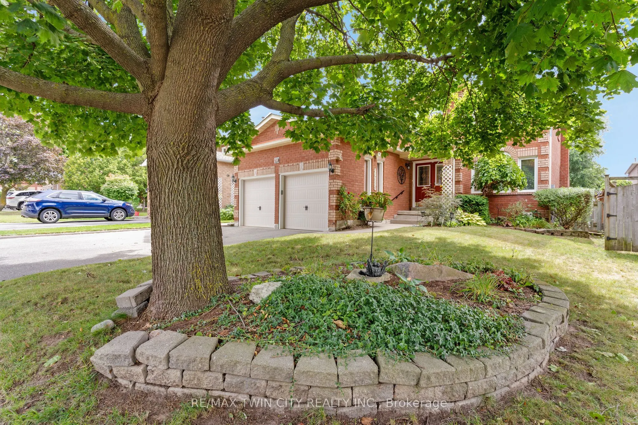 20 Anglerock Drive