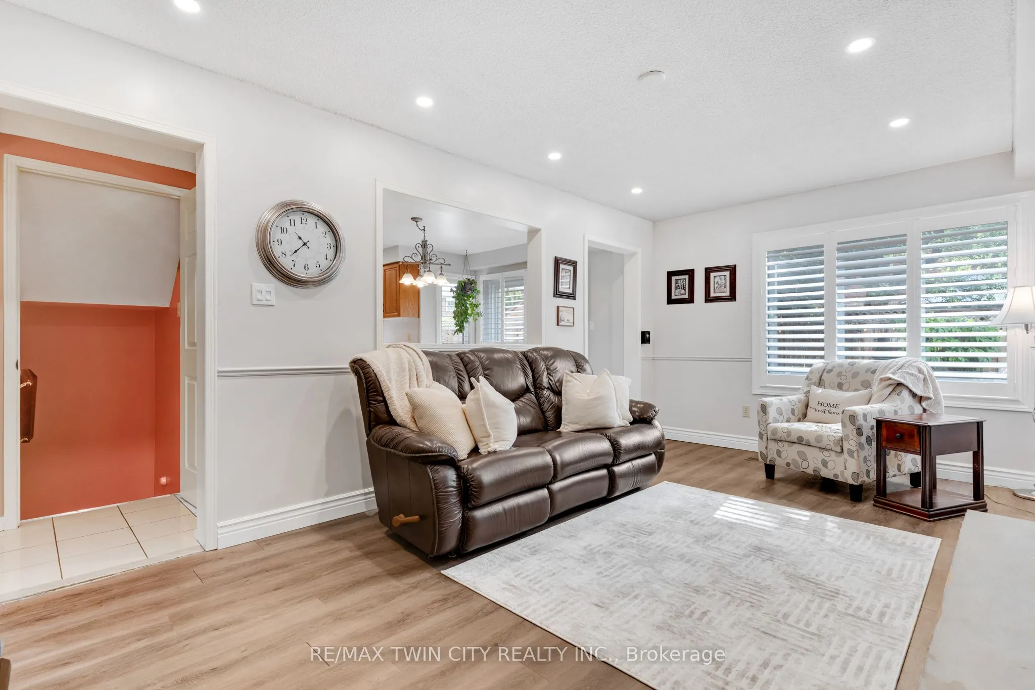 20 Anglerock Drive
