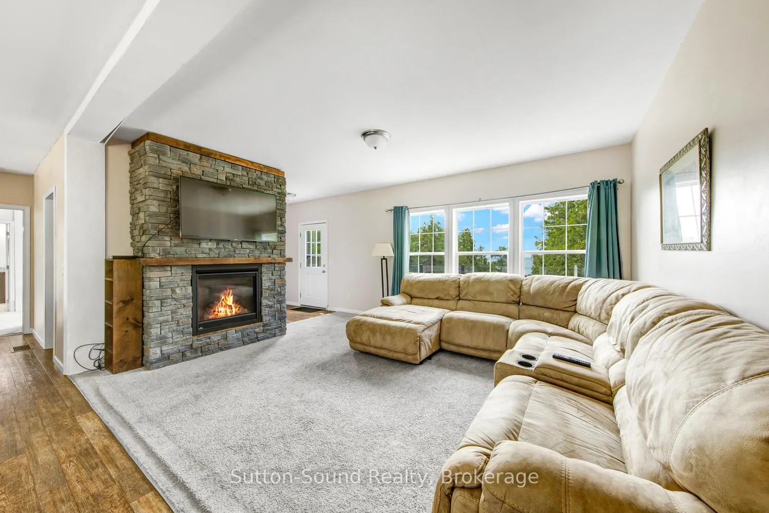 682 Dorcas Bay Road