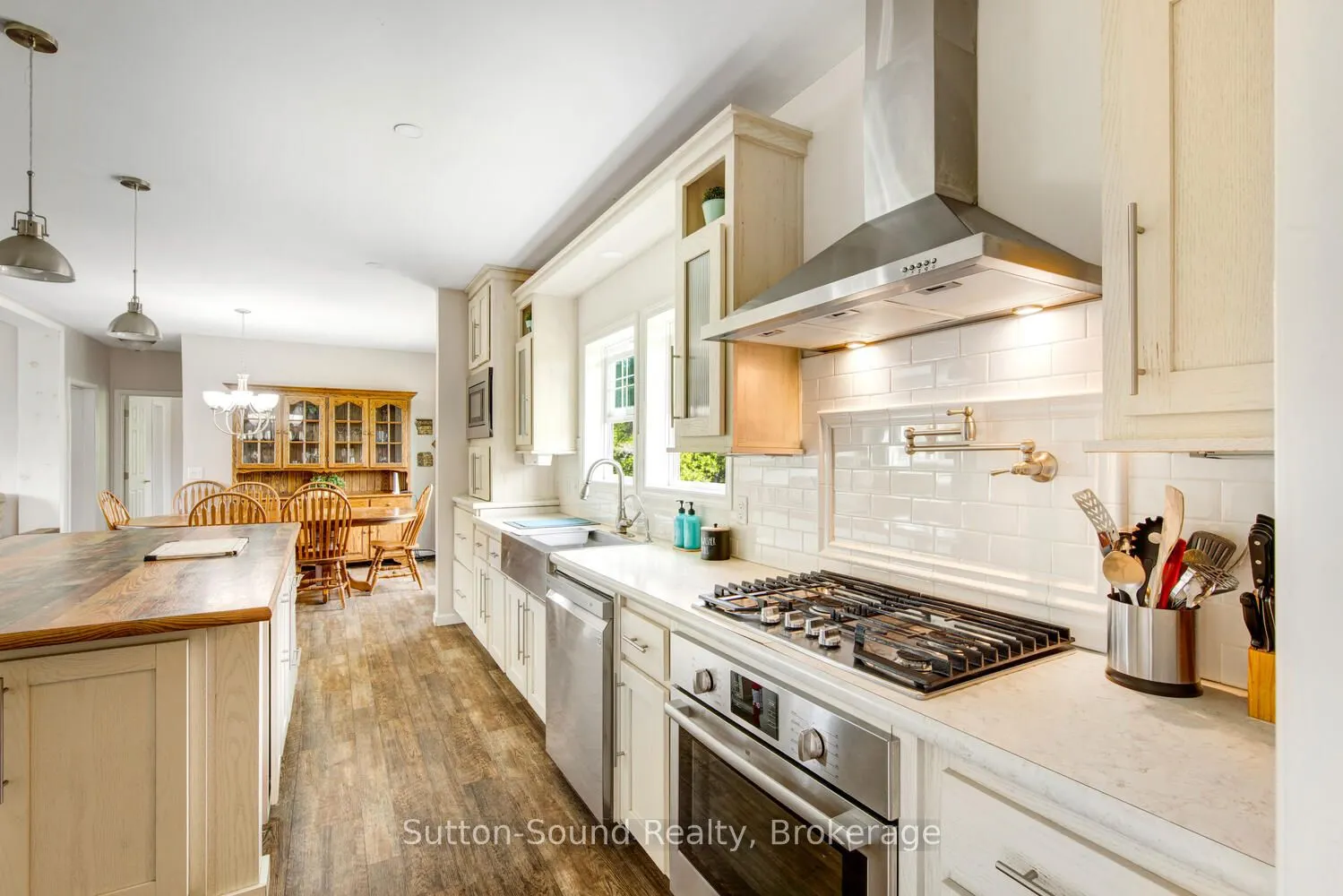 682 Dorcas Bay Road