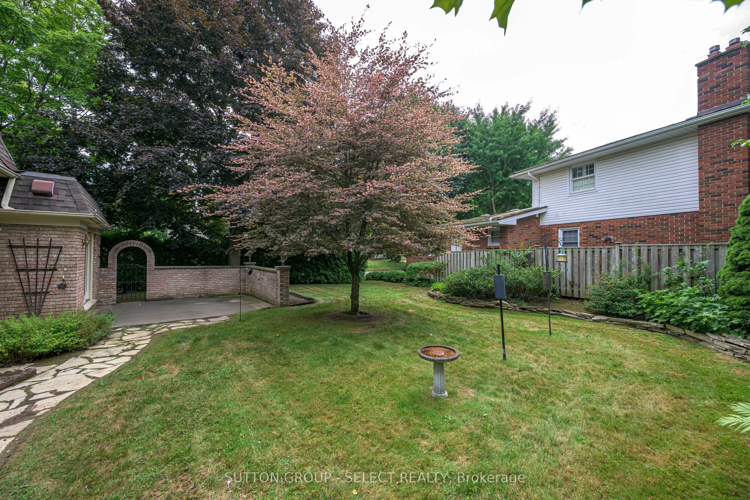 11 TANGLEWOOD Avenue