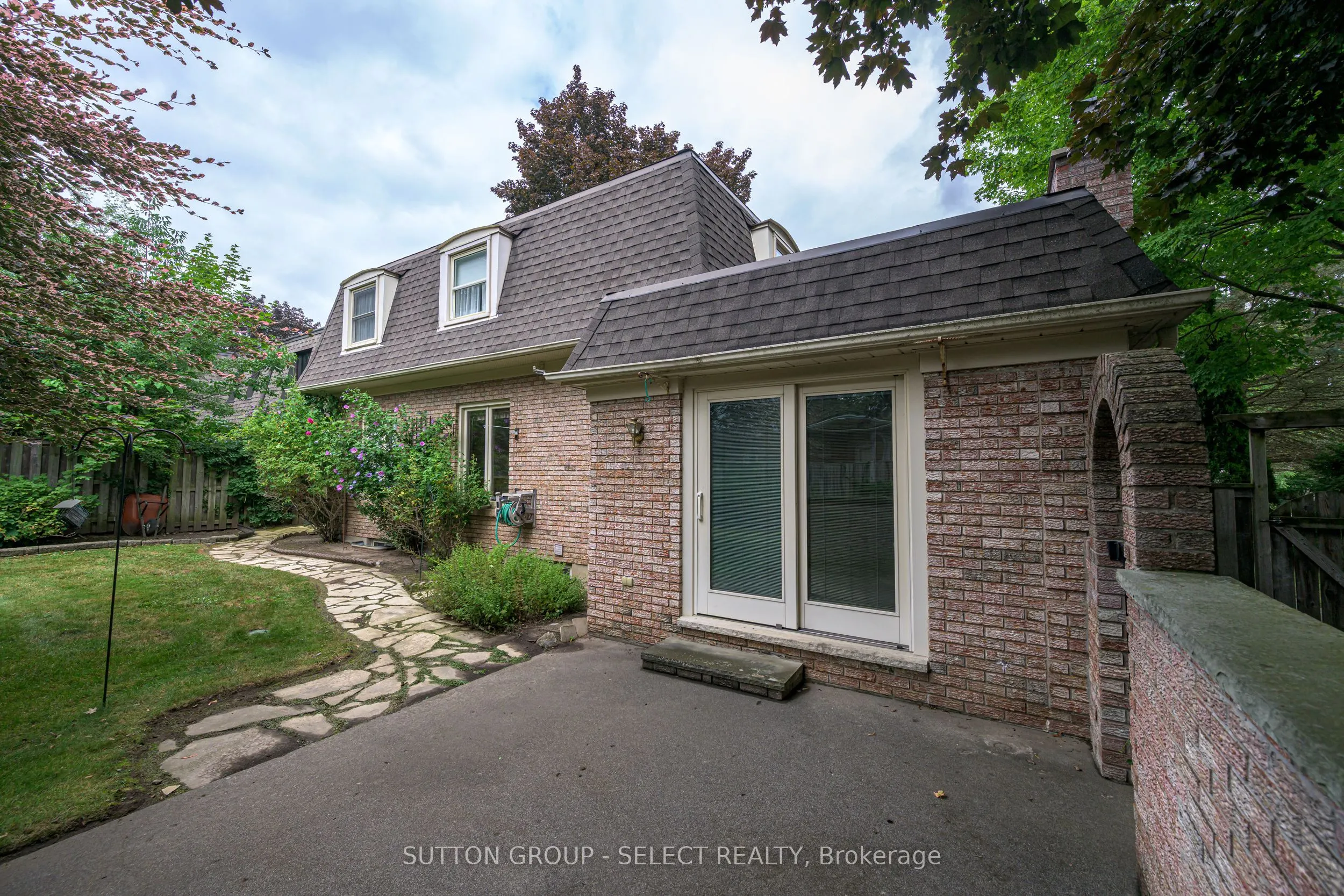 11 TANGLEWOOD Avenue