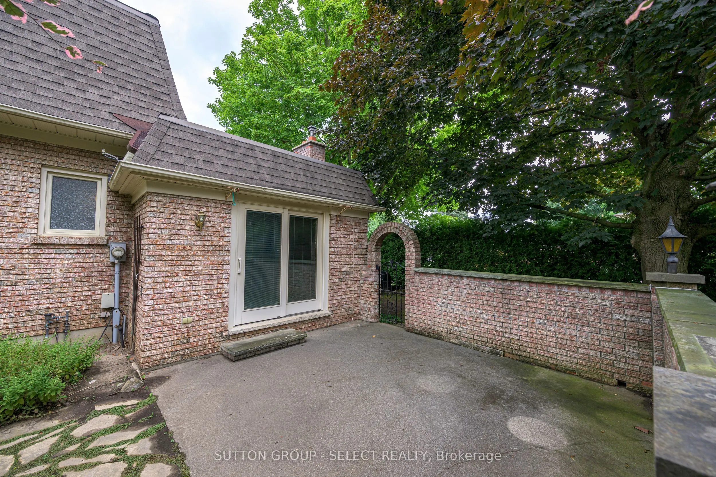11 TANGLEWOOD Avenue
