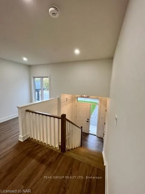 4598 Lee Avenue, ##UPPER