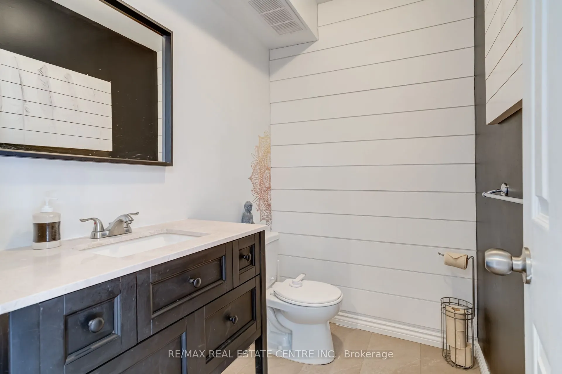 521 Pineview Gardens