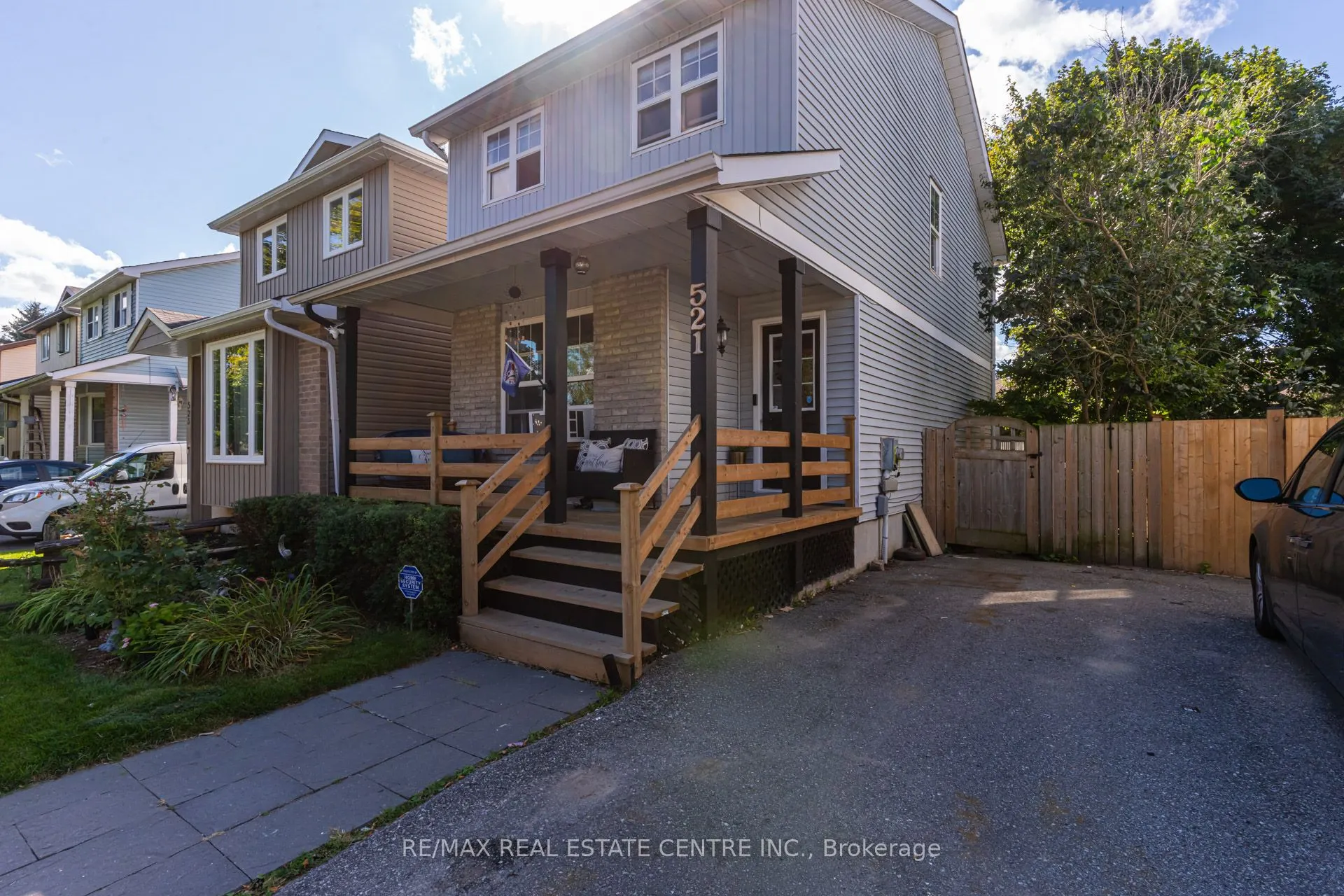 521 Pineview Gardens