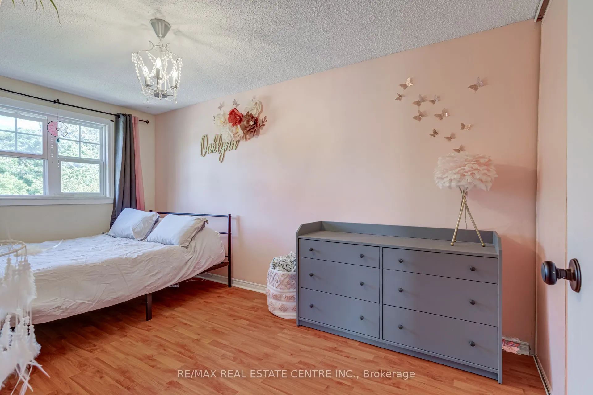 521 Pineview Gardens