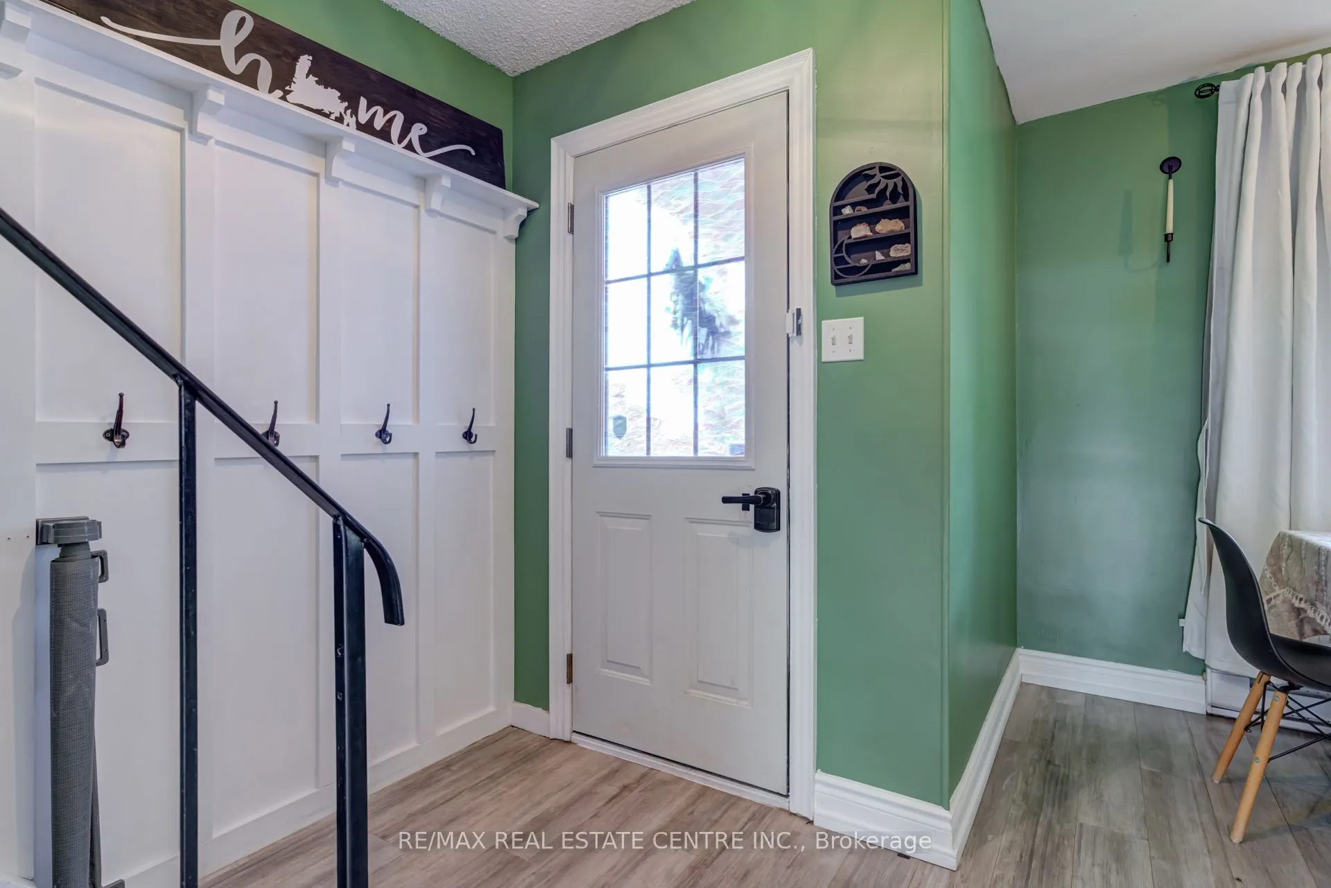 521 Pineview Gardens