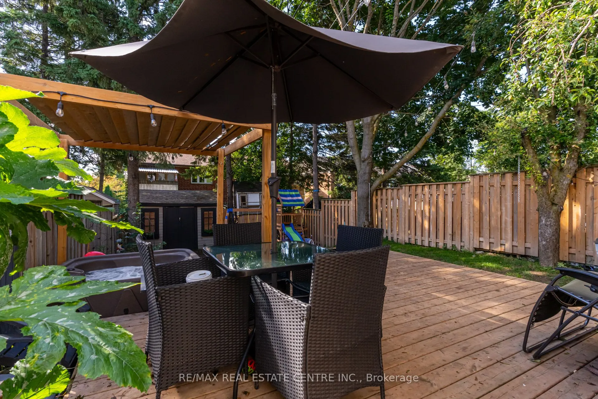 521 Pineview Gardens