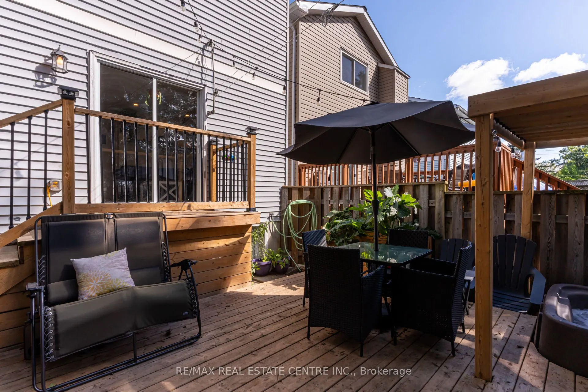 521 Pineview Gardens