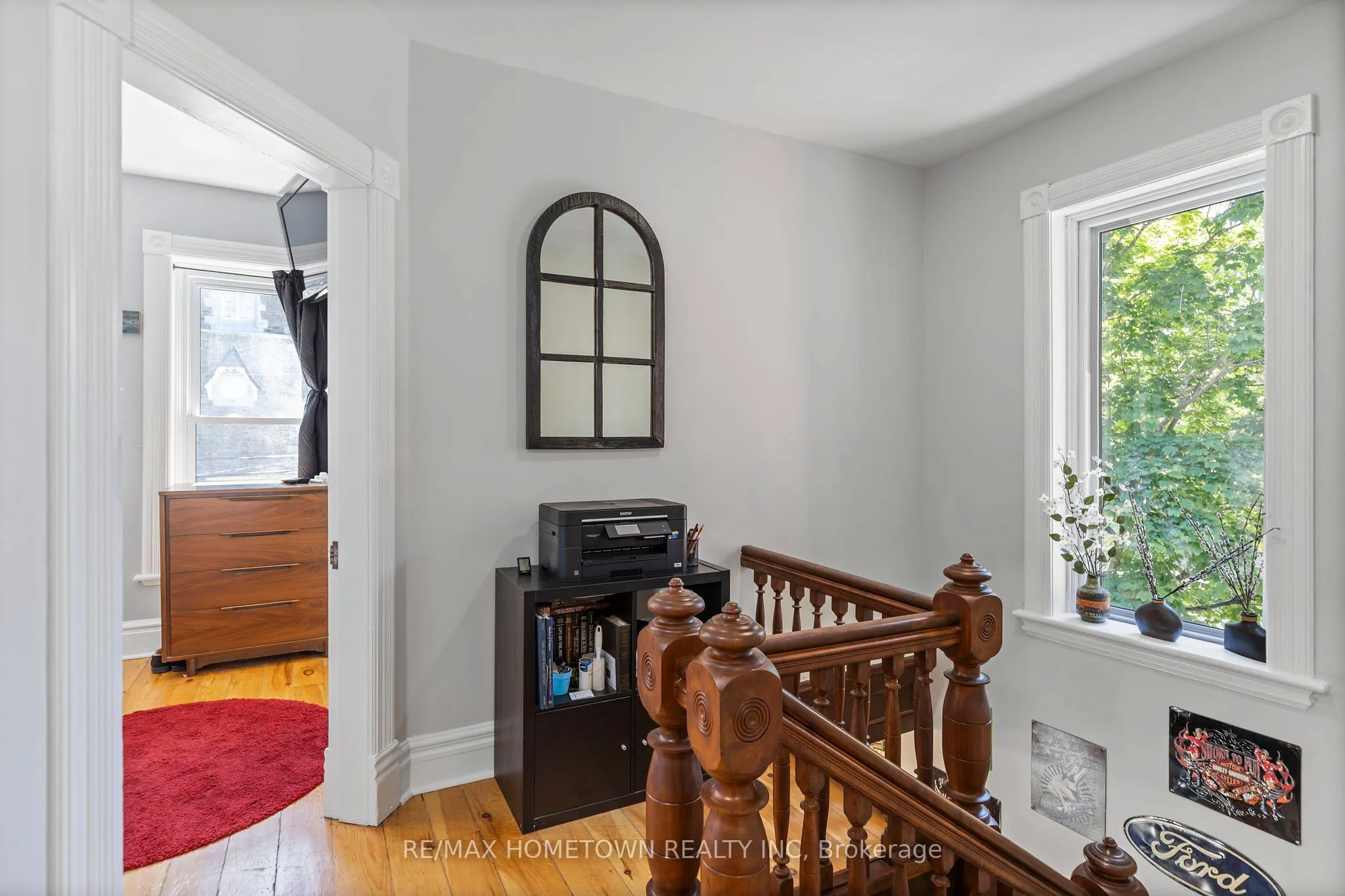 198 James Street W