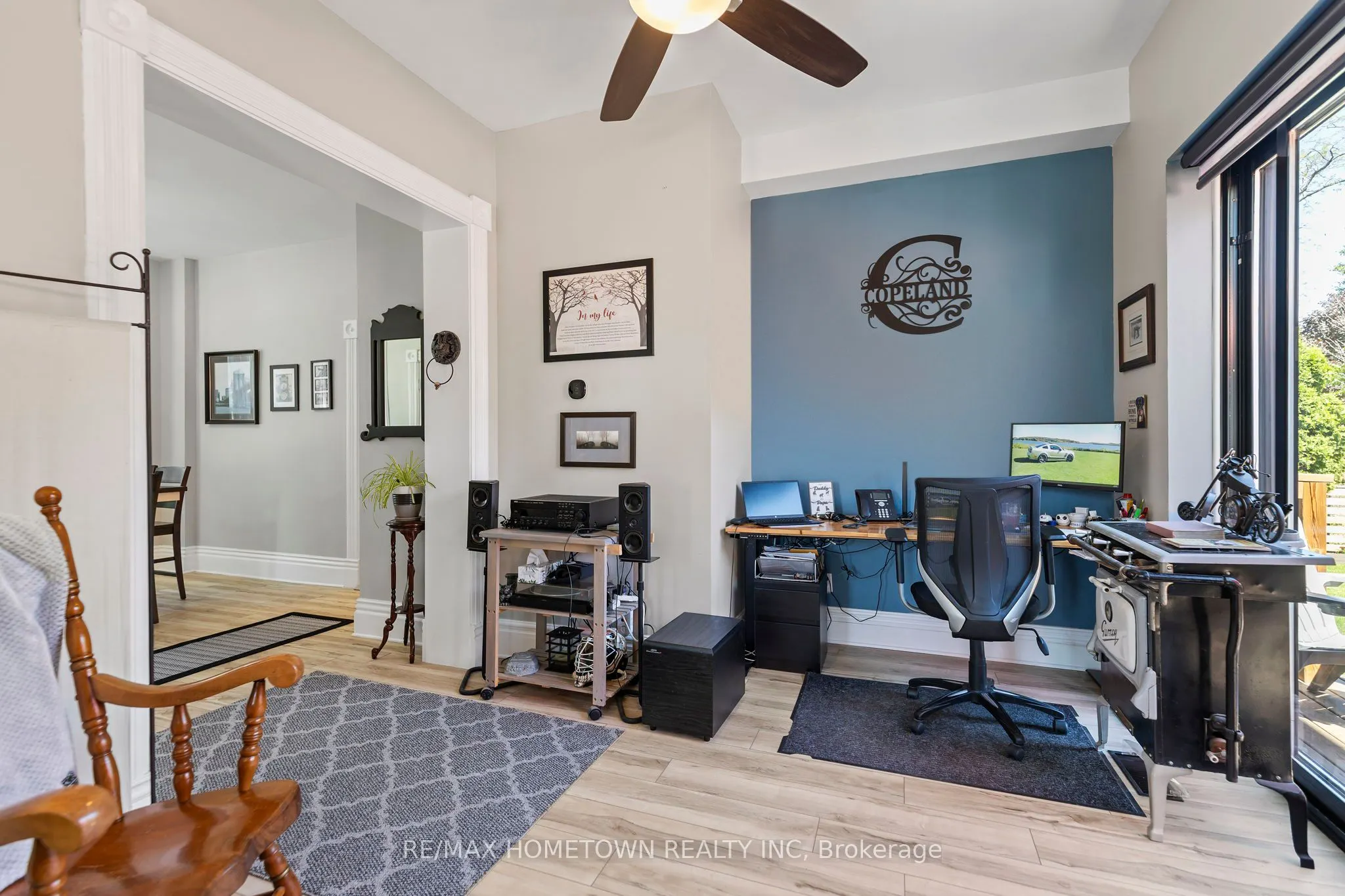 198 James Street W
