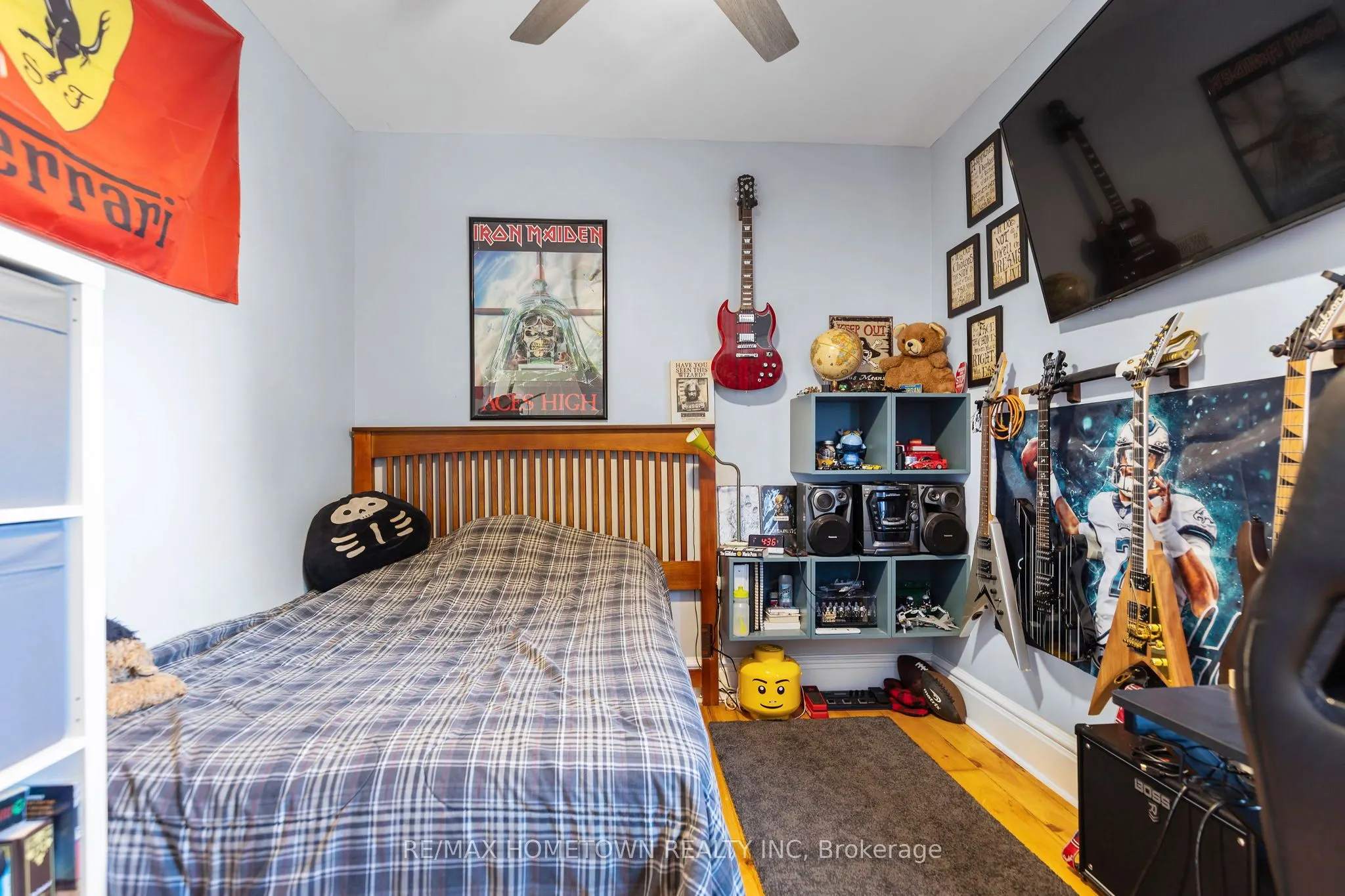 198 James Street W